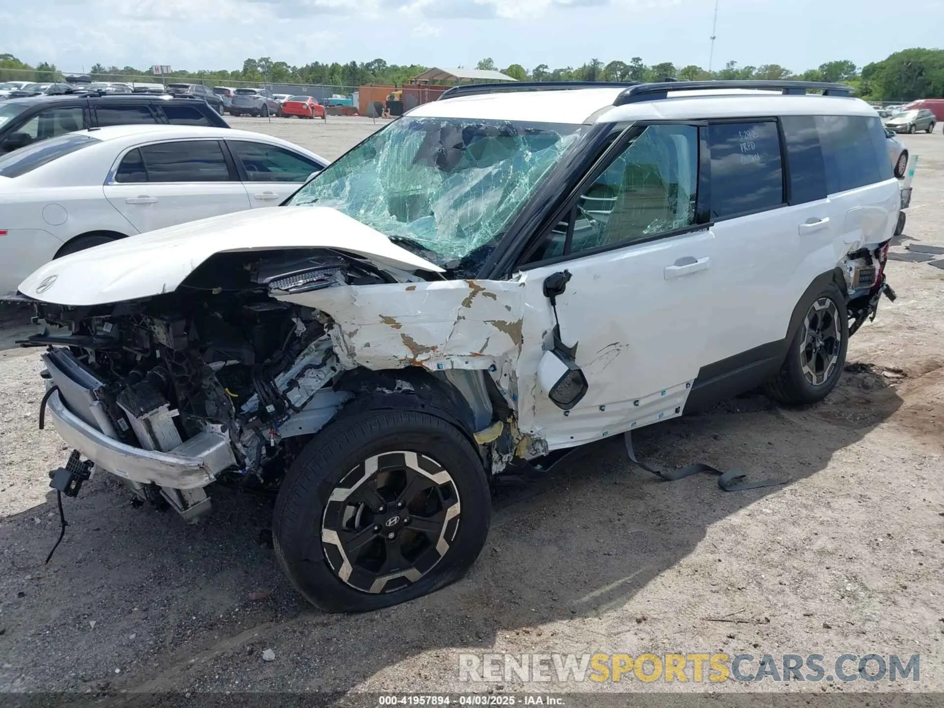 2 fotografías del automóvil dañado 5NMP24GL1SH082601 HYUNDAI SANTA FE 2025
