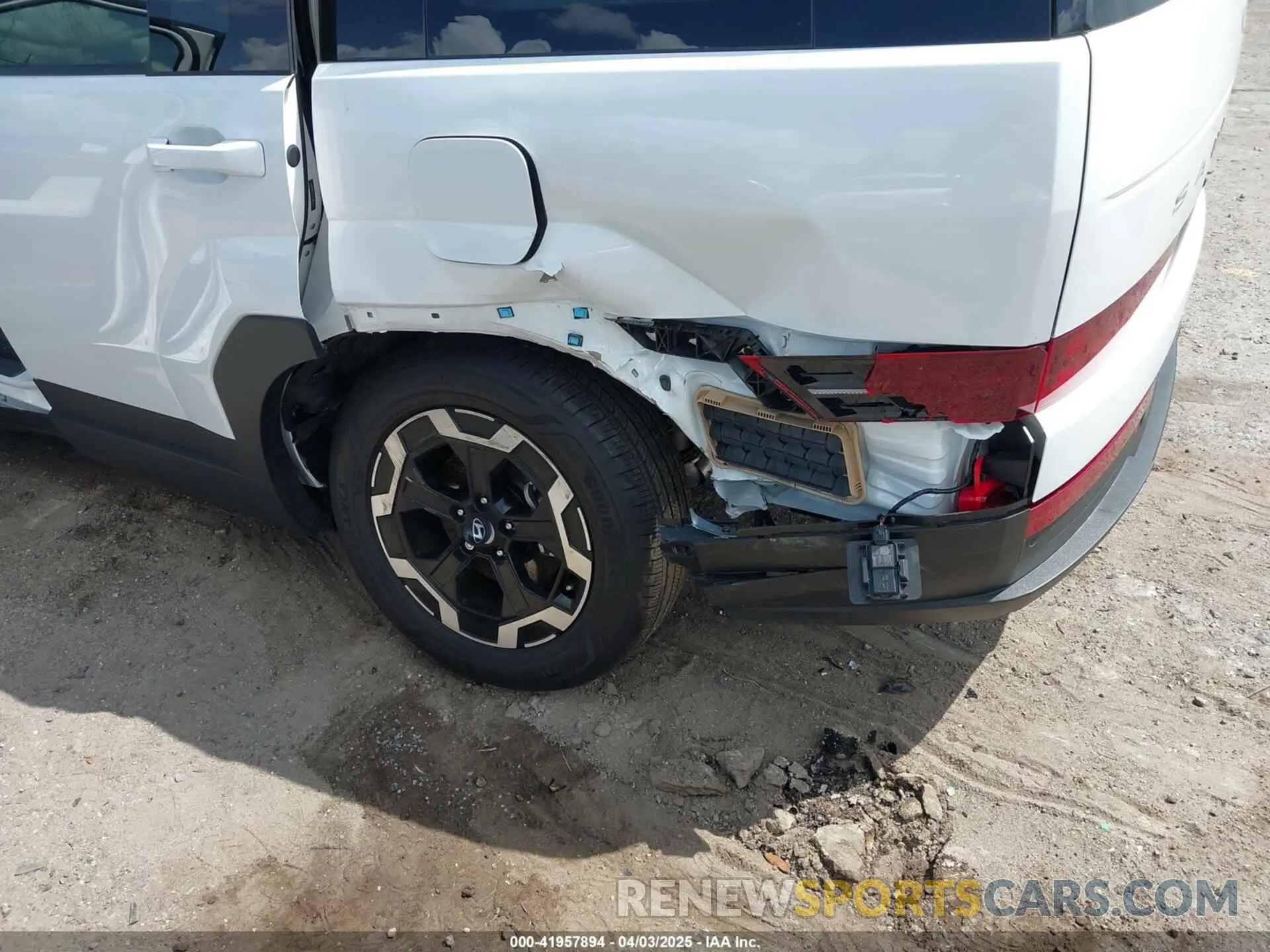 6 fotografías del automóvil dañado 5NMP24GL1SH082601 HYUNDAI SANTA FE 2025