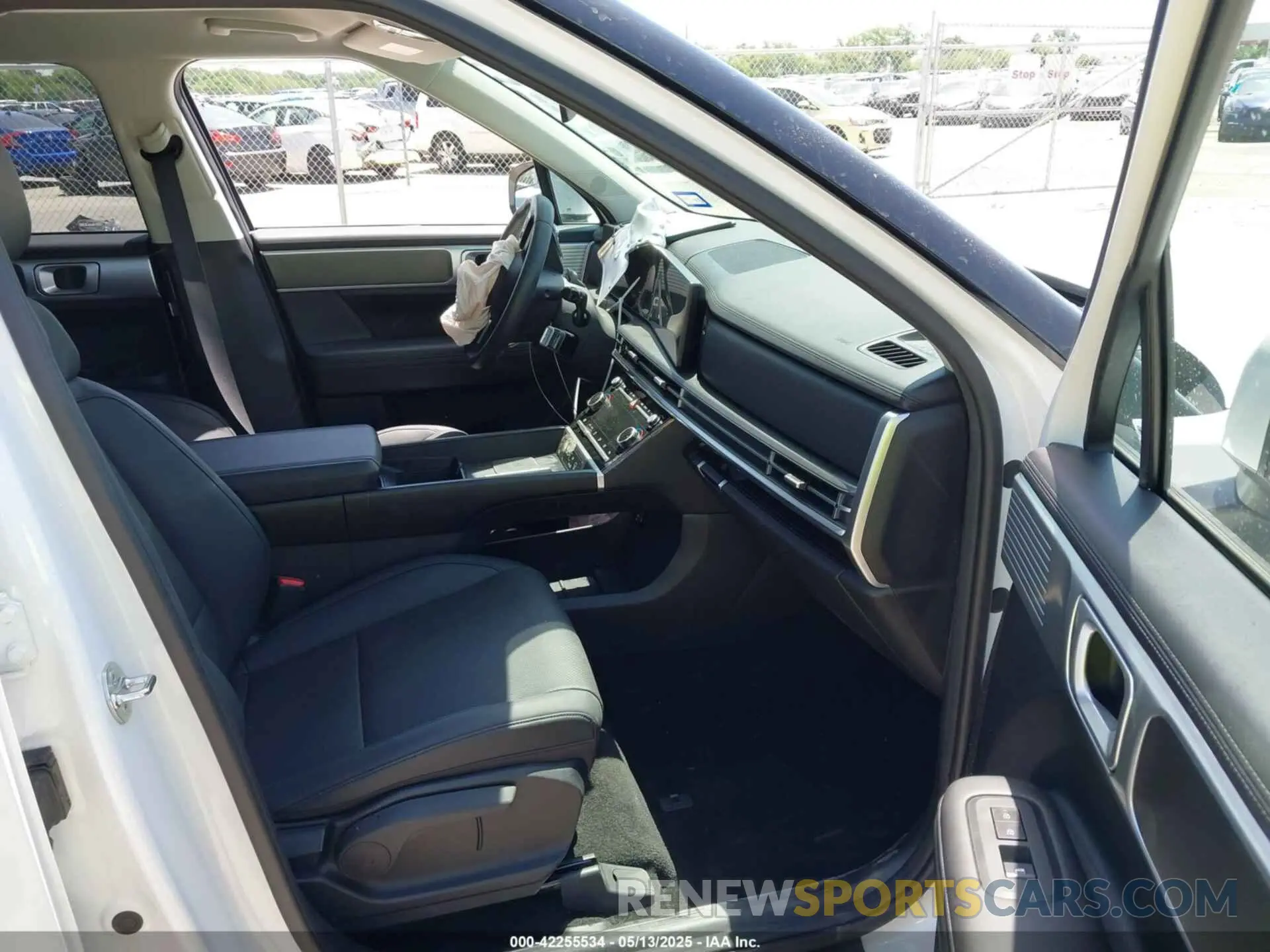 5 fotografías del automóvil dañado 5NMP24GL5SH076185 HYUNDAI SANTA FE 2025