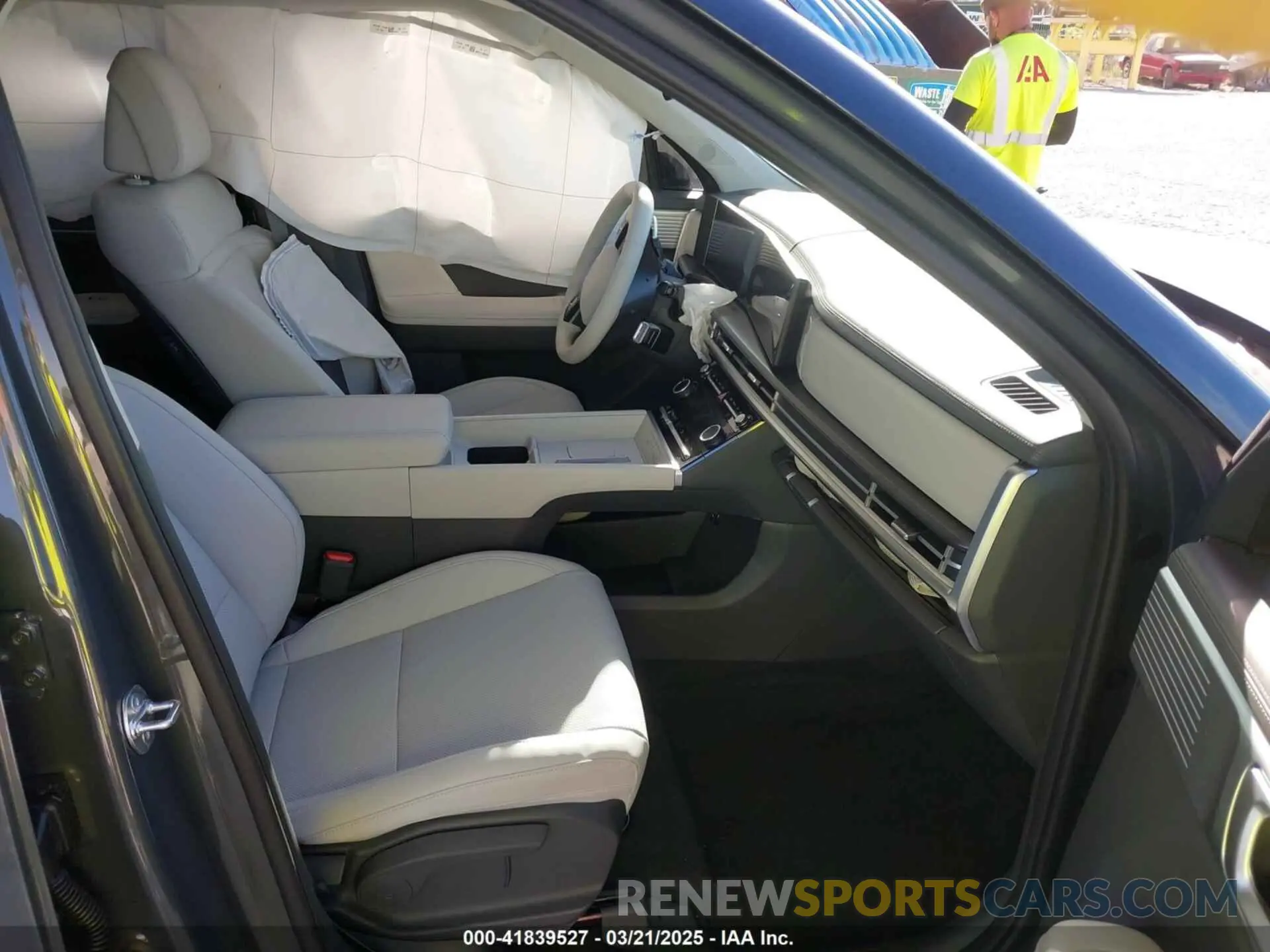 5 fotografías del automóvil dañado 5NMP24GL6SH121425 HYUNDAI SANTA FE 2025