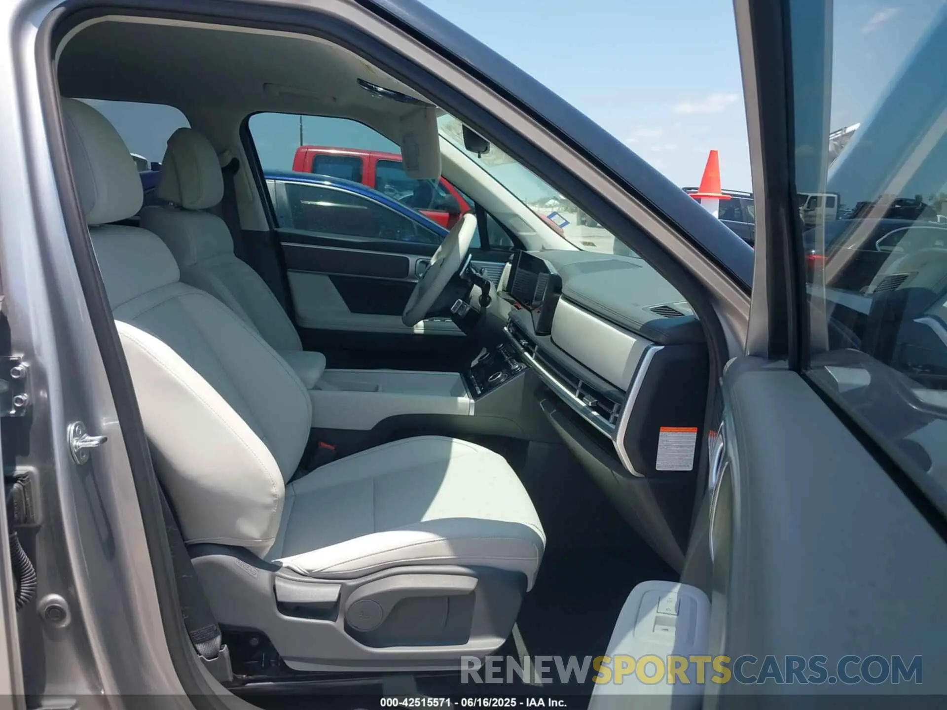 5 fotografías del automóvil dañado 5NMP24GL7SH070260 HYUNDAI SANTA FE 2025