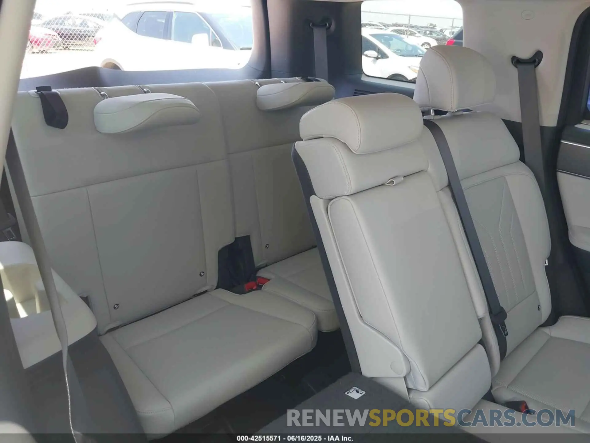 8 fotografías del automóvil dañado 5NMP24GL7SH070260 HYUNDAI SANTA FE 2025