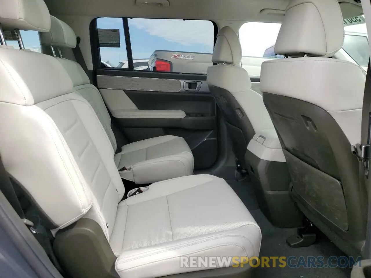 10 fotografías del automóvil dañado 5NMP5DG12SH024535 HYUNDAI SANTA FE 2025