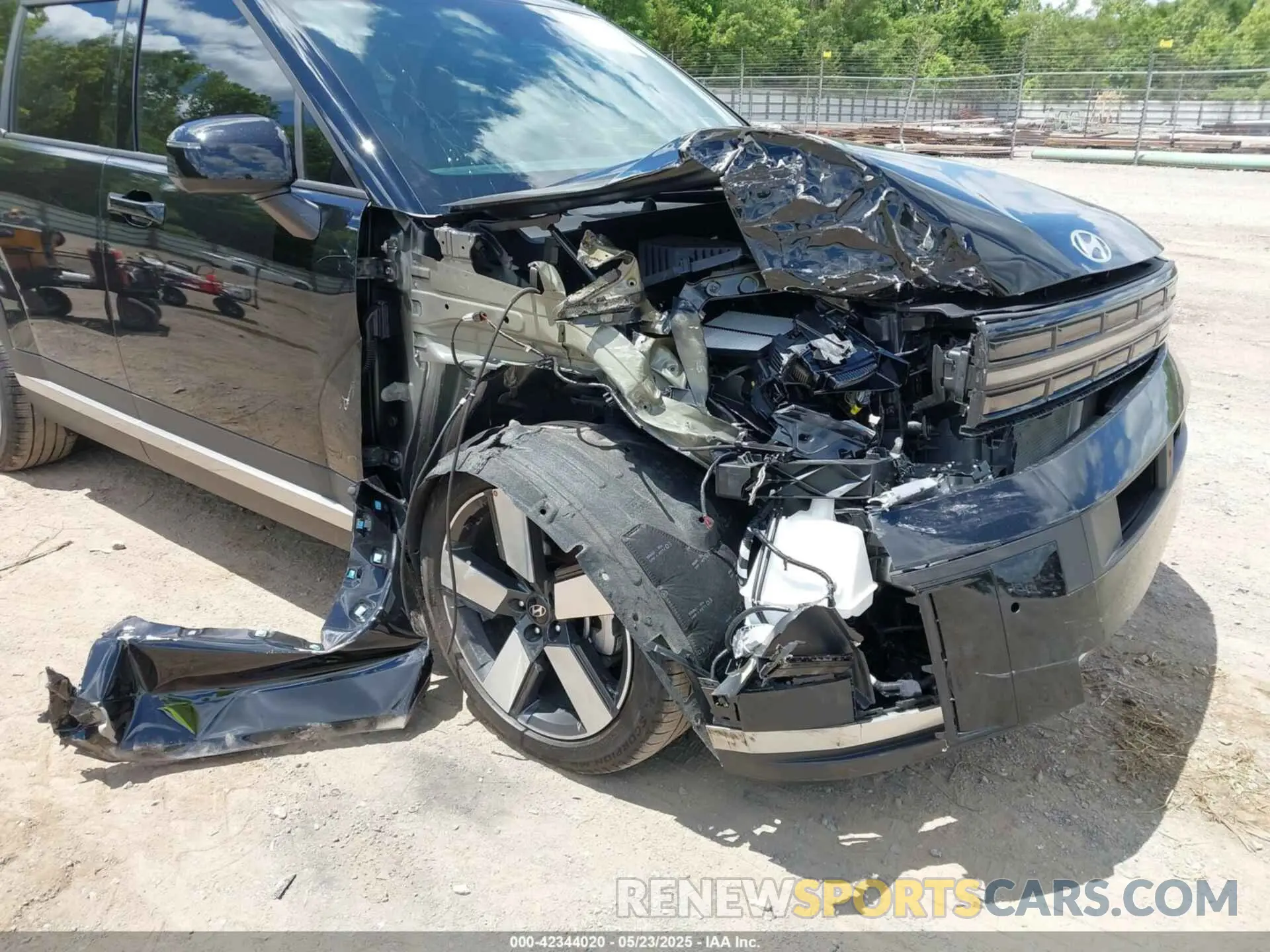 6 fotografías del automóvil dañado 5NMP34G11SH030610 HYUNDAI SANTA FE HYBRID 2025