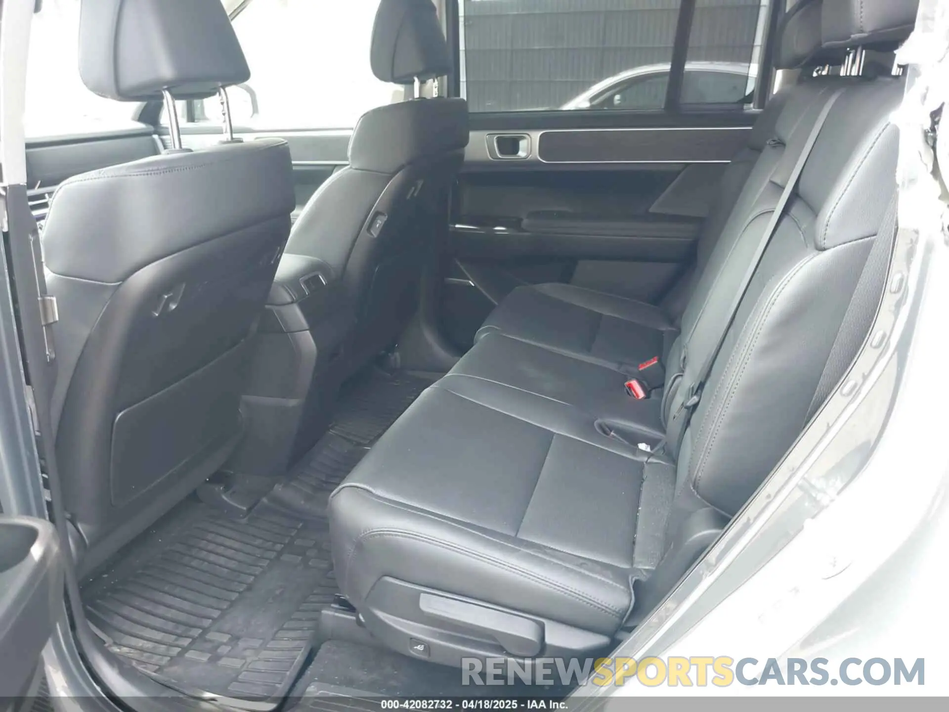 8 fotografías del automóvil dañado 5NMP3DG11SH025844 HYUNDAI SANTA FE HYBRID 2025