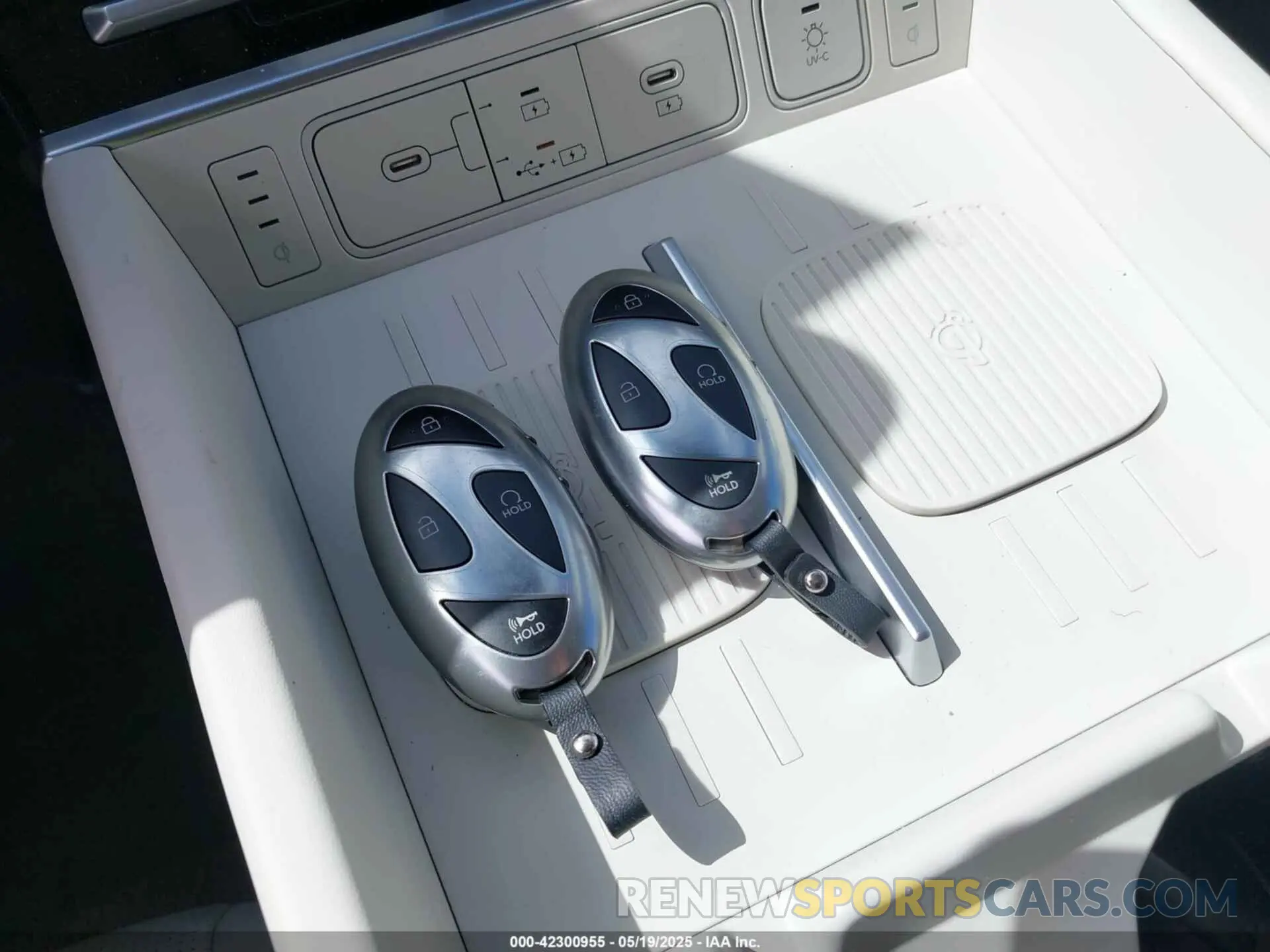 11 fotografías del automóvil dañado 5NMP5DG11SH032660 HYUNDAI SANTA FE HYBRID 2025