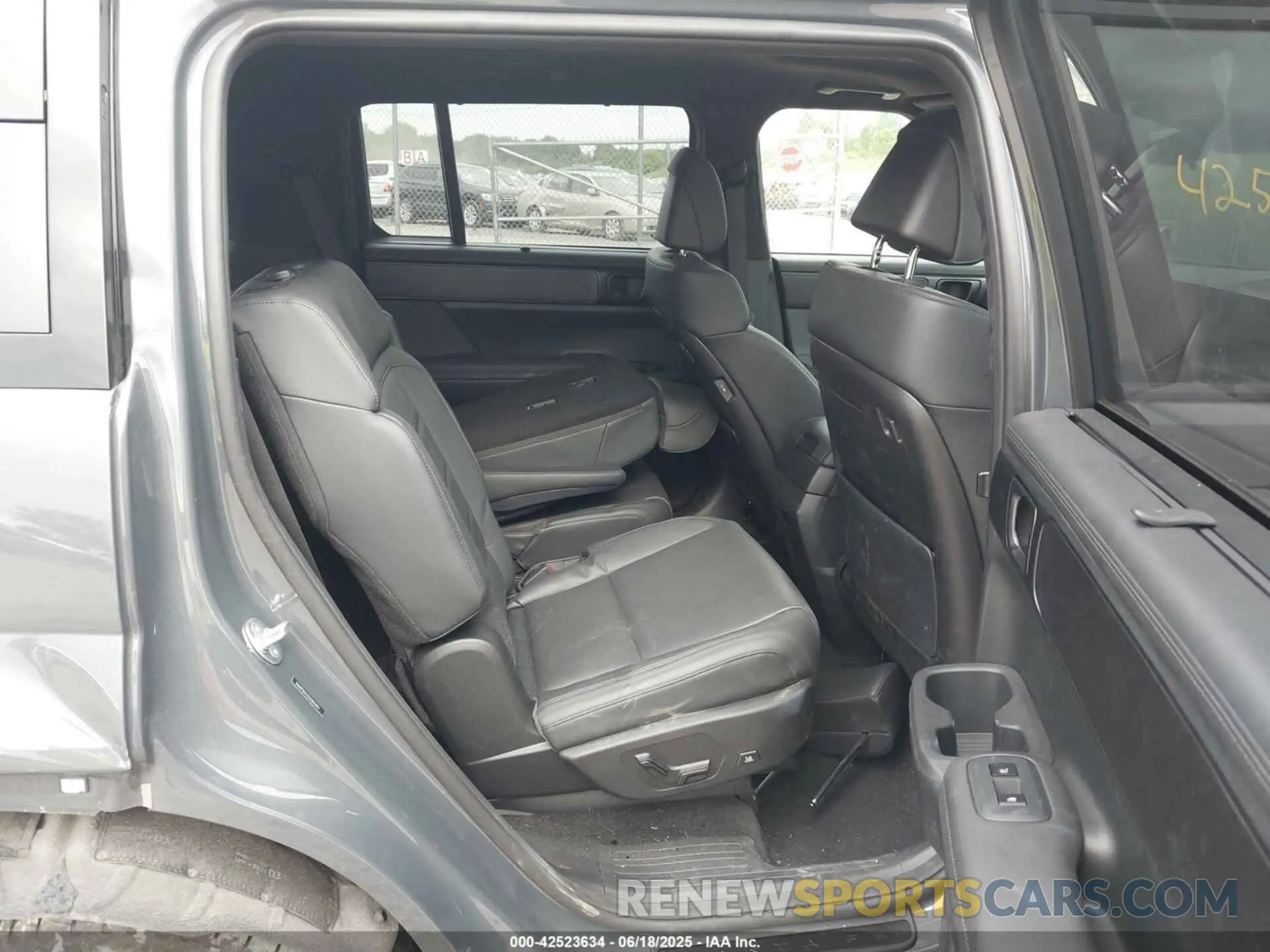 8 fotografías del automóvil dañado 5NMP5DG13SH035494 HYUNDAI SANTA FE HYBRID 2025