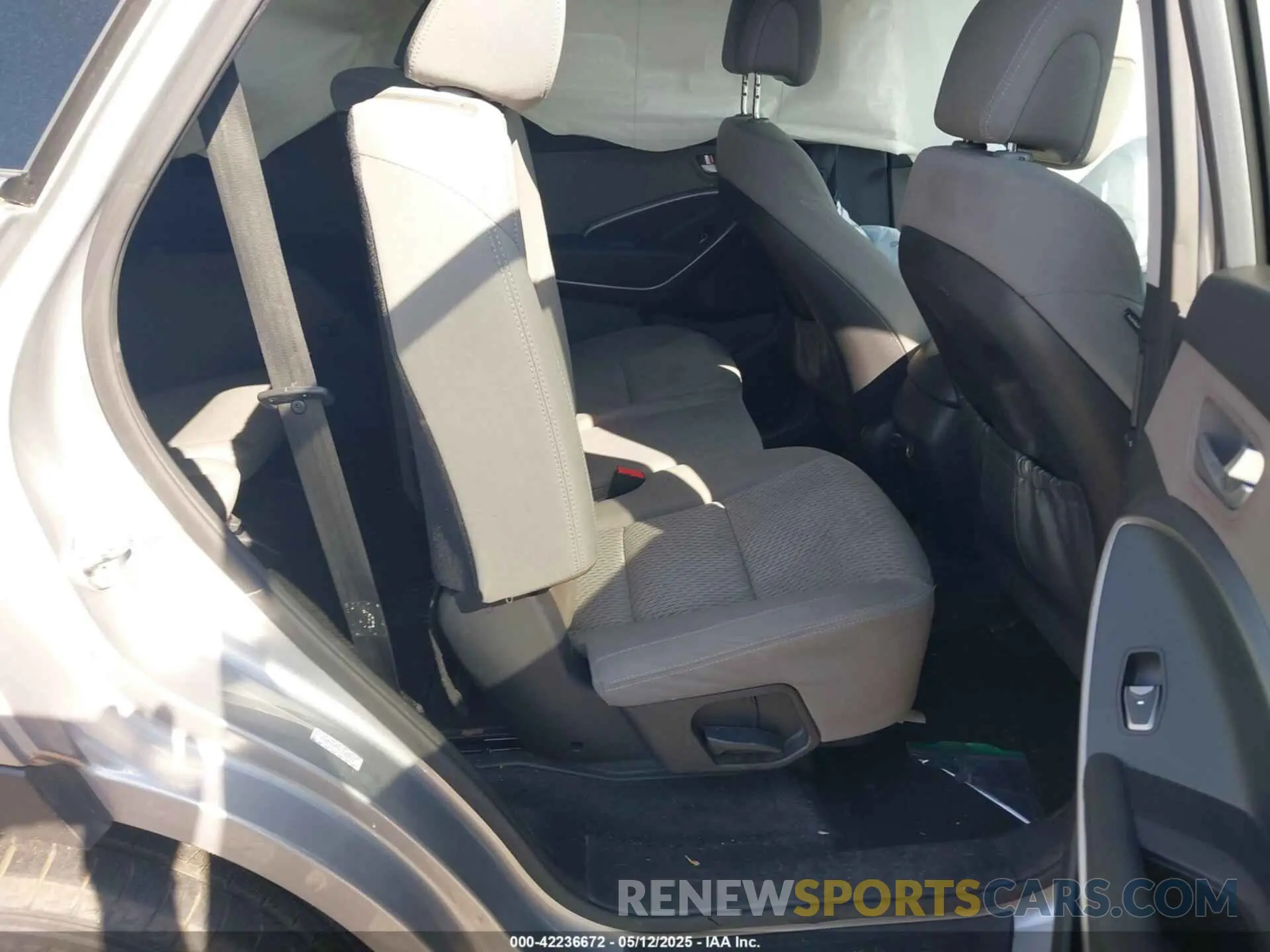 8 fotografías del automóvil dañado KM8SMDHF7KU306763 HYUNDAI SANTA FE XL 2019
