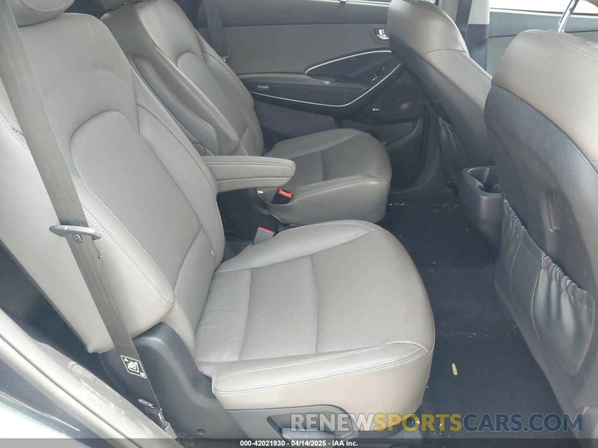 8 fotografías del automóvil dañado KM8SRDHF2KU298251 HYUNDAI SANTA FE XL 2019