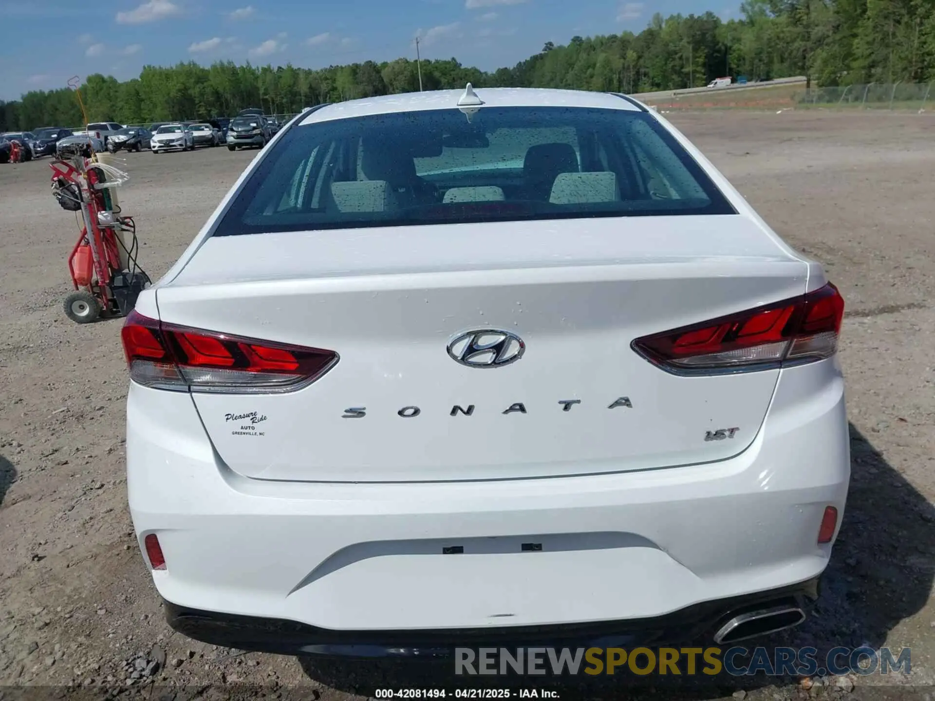 17 fotografías del automóvil dañado 5NPE24AA6KH775276 HYUNDAI SONATA 2019