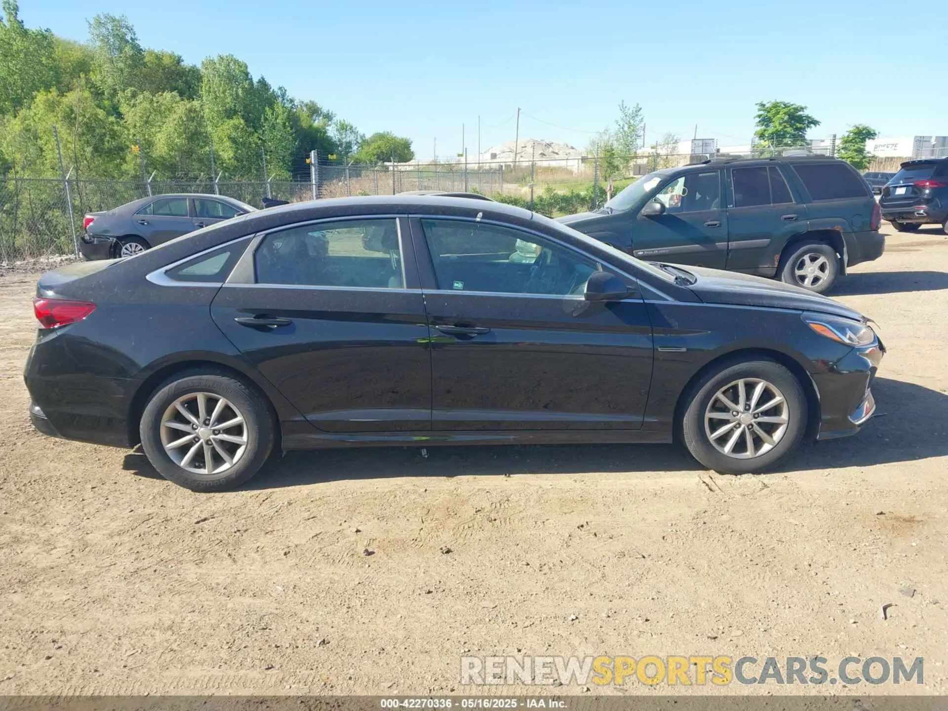 14 fotografías del automóvil dañado 5NPE24AF0KH746755 HYUNDAI SONATA 2019