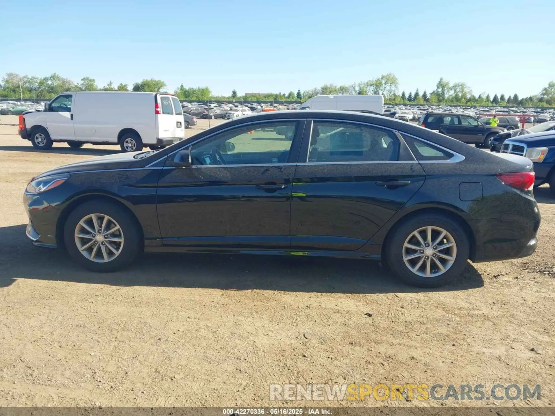 15 fotografías del automóvil dañado 5NPE24AF0KH746755 HYUNDAI SONATA 2019