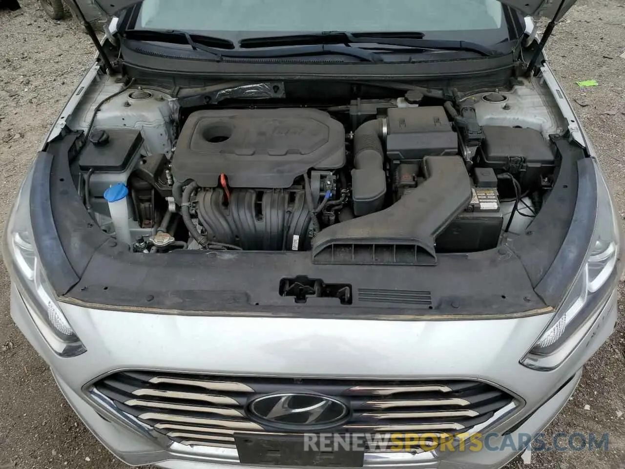 11 fotografías del automóvil dañado 5NPE24AF0KH754130 HYUNDAI SONATA 2019