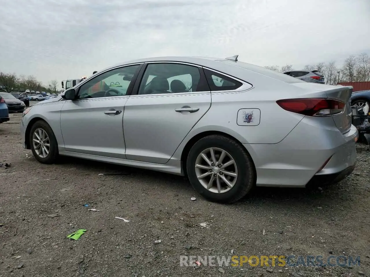 2 fotografías del automóvil dañado 5NPE24AF0KH754130 HYUNDAI SONATA 2019