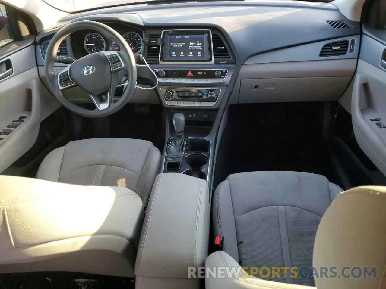 8 fotografías del automóvil dañado 5NPE24AF0KH763152 HYUNDAI SONATA 2019