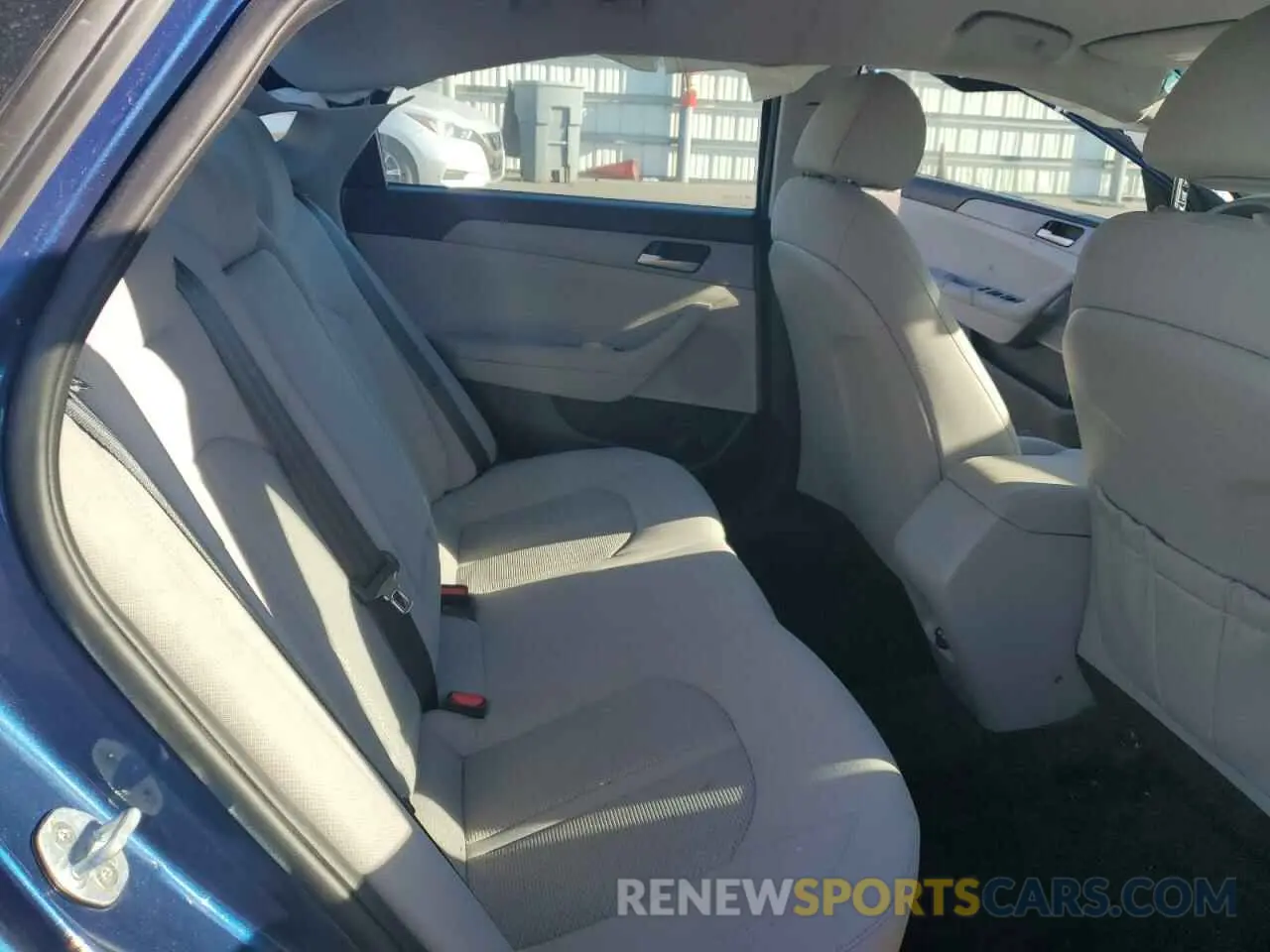 10 fotografías del automóvil dañado 5NPE24AF0KH766214 HYUNDAI SONATA 2019