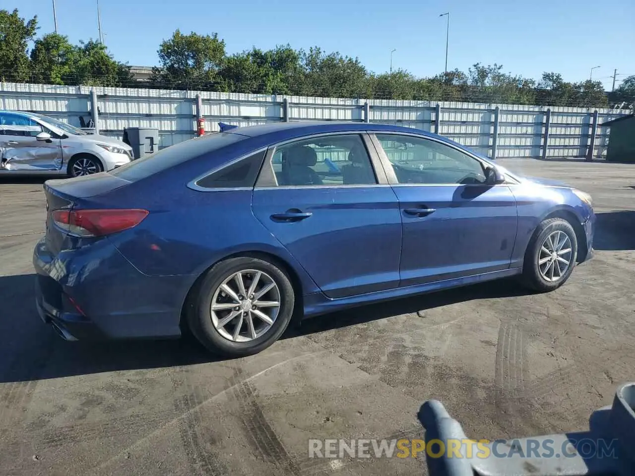 3 fotografías del automóvil dañado 5NPE24AF0KH766214 HYUNDAI SONATA 2019