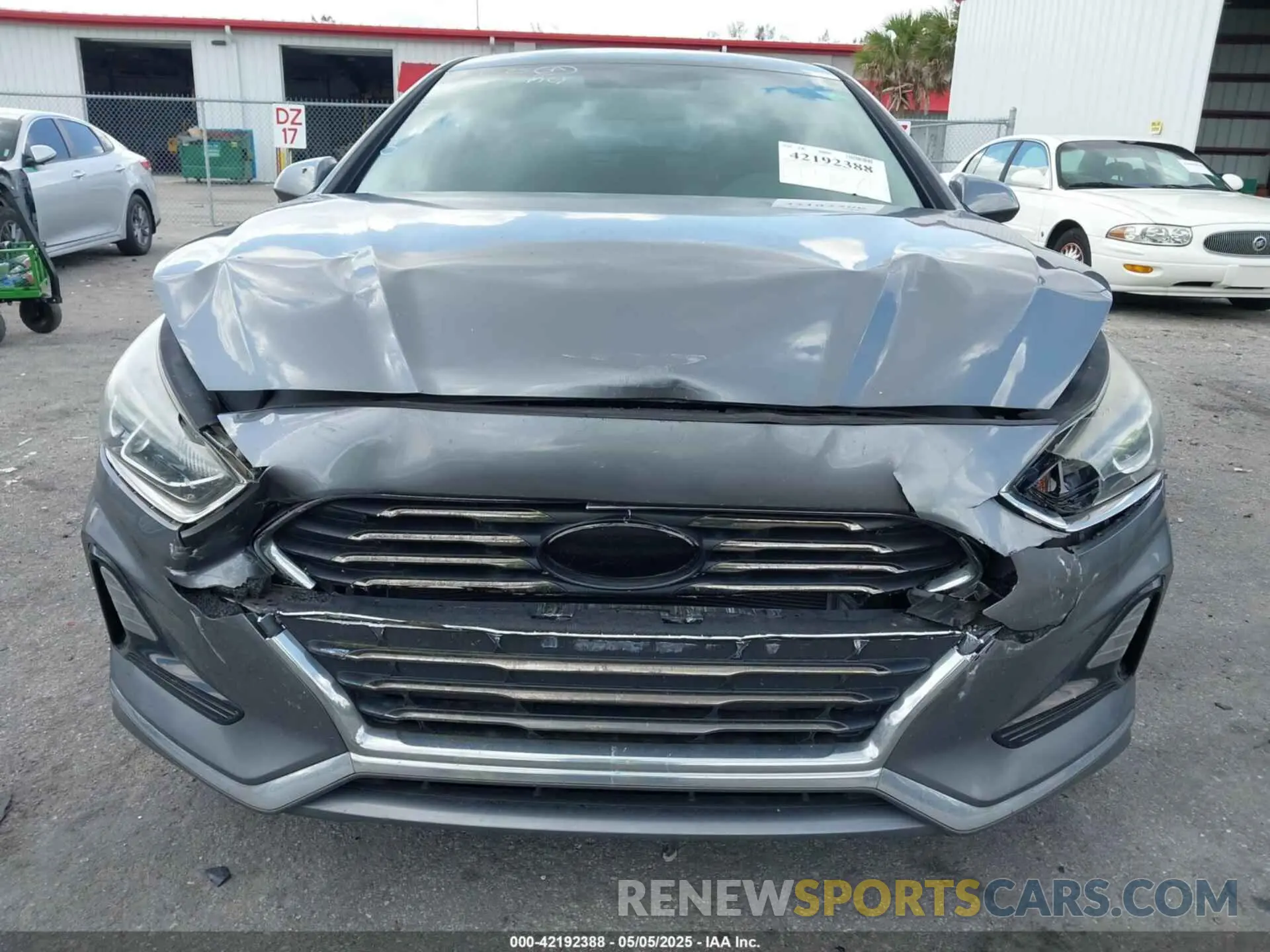 12 fotografías del automóvil dañado 5NPE24AF0KH771140 HYUNDAI SONATA 2019