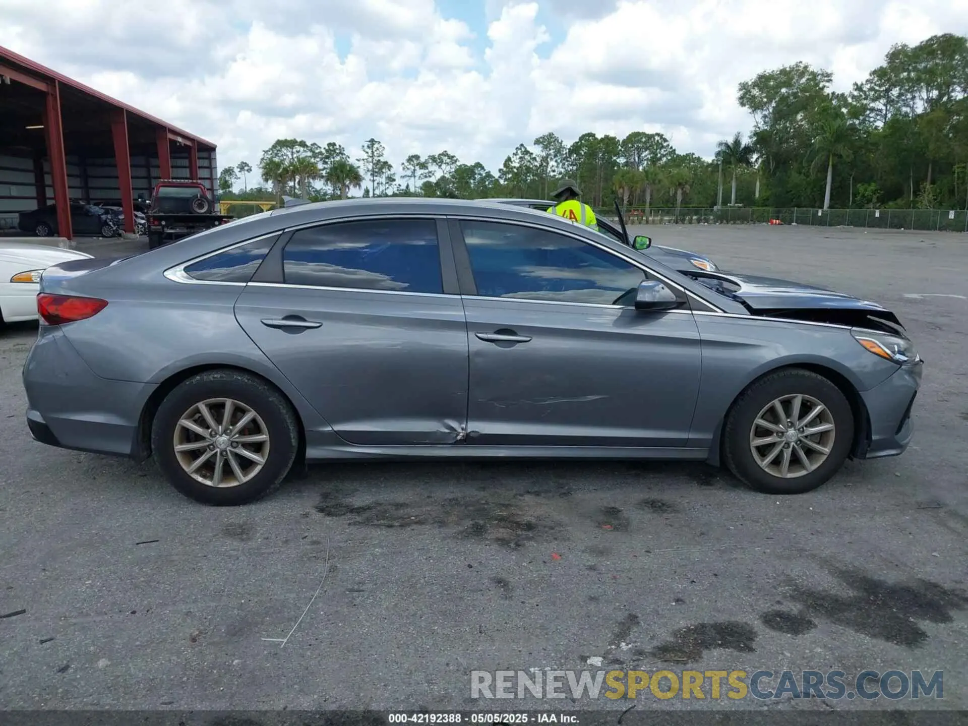 13 fotografías del automóvil dañado 5NPE24AF0KH771140 HYUNDAI SONATA 2019