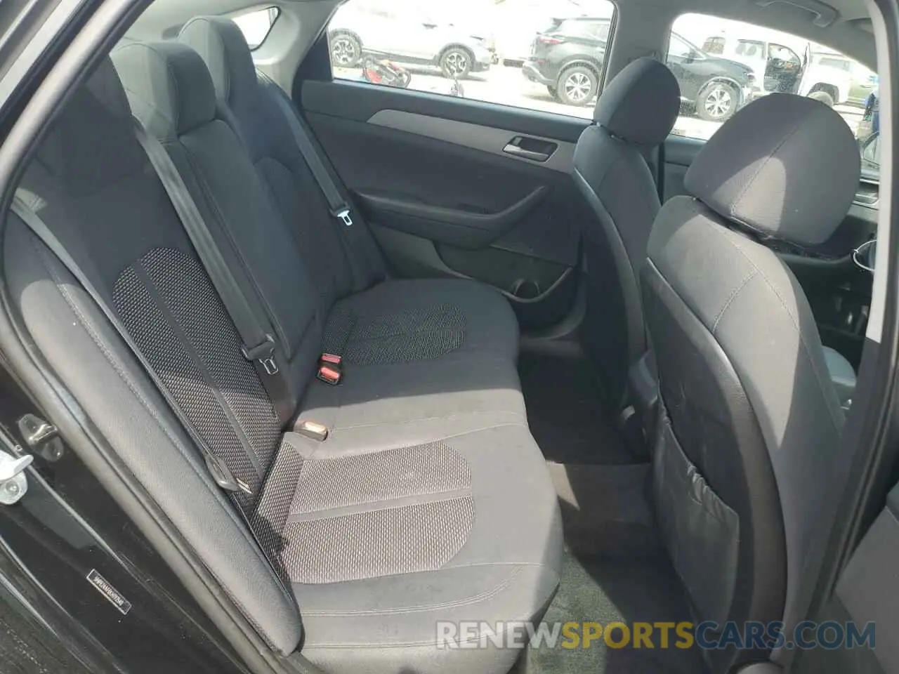 10 fotografías del automóvil dañado 5NPE24AF0KH792540 HYUNDAI SONATA 2019