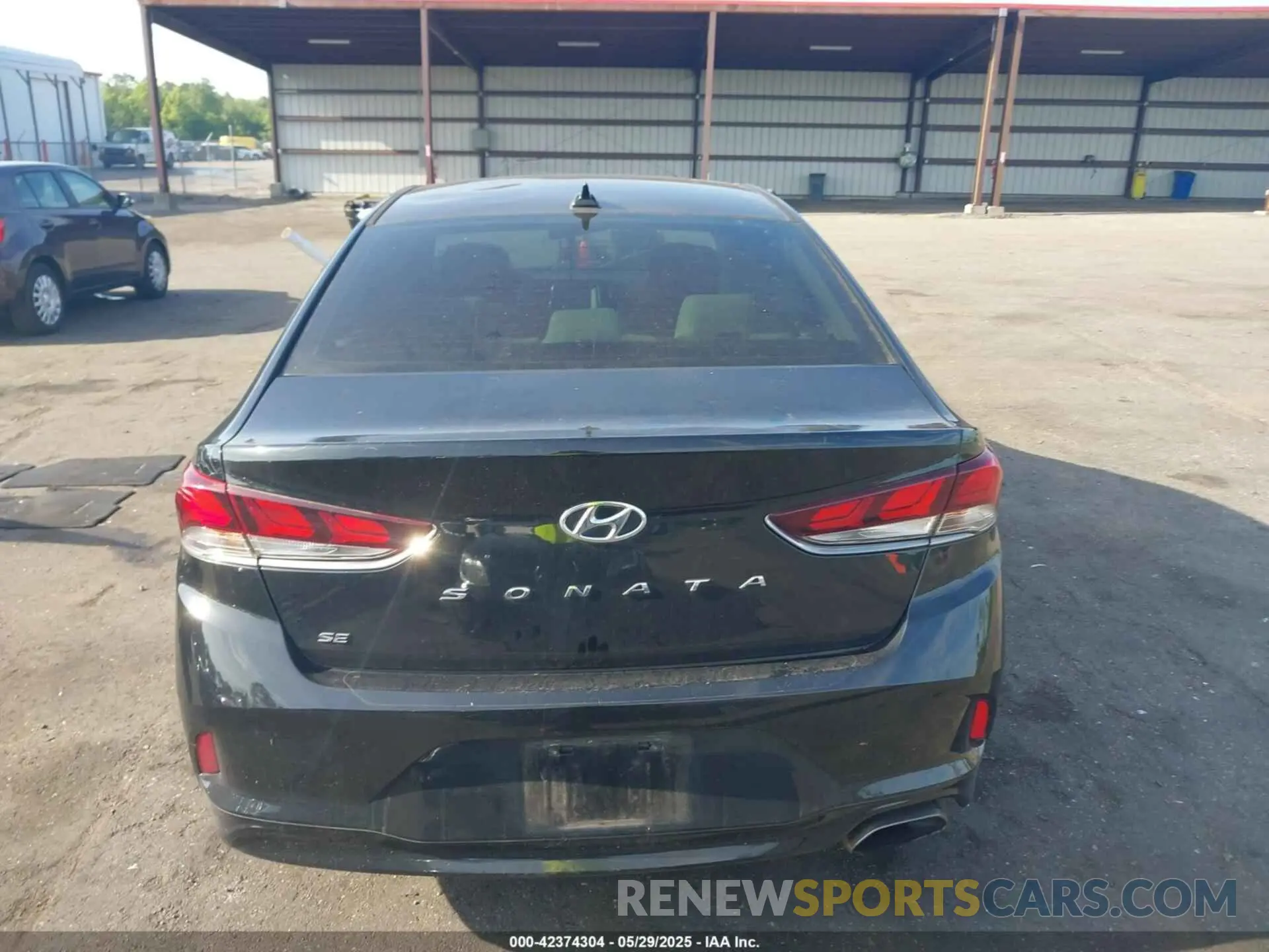 16 fotografías del automóvil dañado 5NPE24AF0KH792621 HYUNDAI SONATA 2019