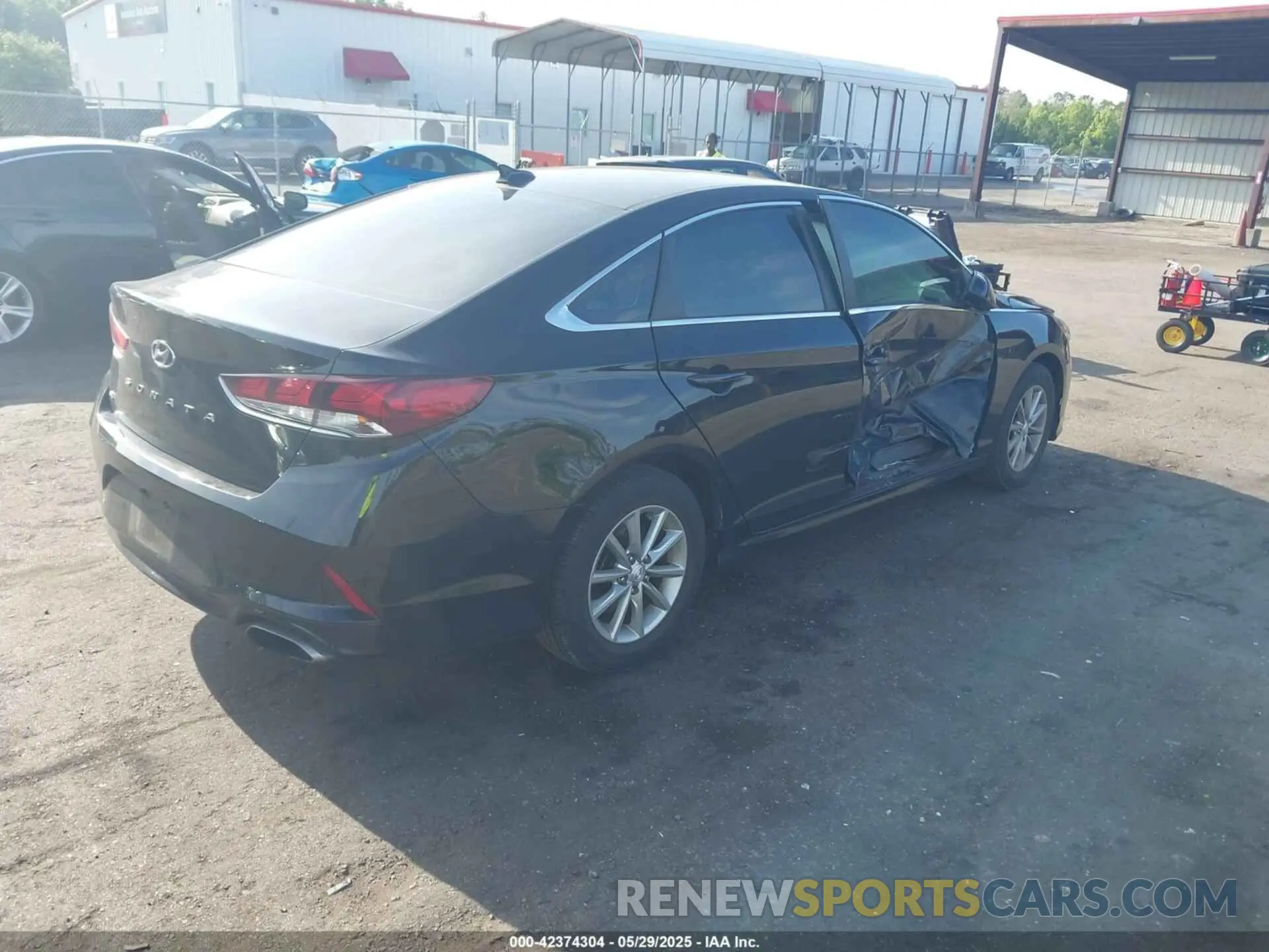 4 fotografías del automóvil dañado 5NPE24AF0KH792621 HYUNDAI SONATA 2019