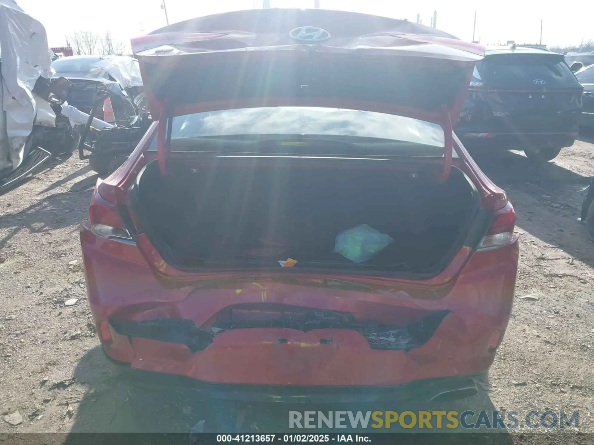 16 fotografías del automóvil dañado 5NPE24AF0KH820482 HYUNDAI SONATA 2019