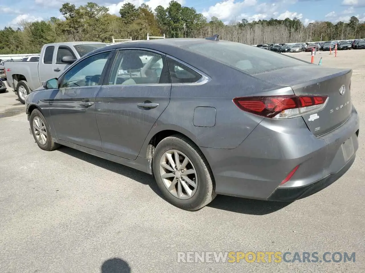 2 fotografías del automóvil dañado 5NPE24AF1KH736980 HYUNDAI SONATA 2019
