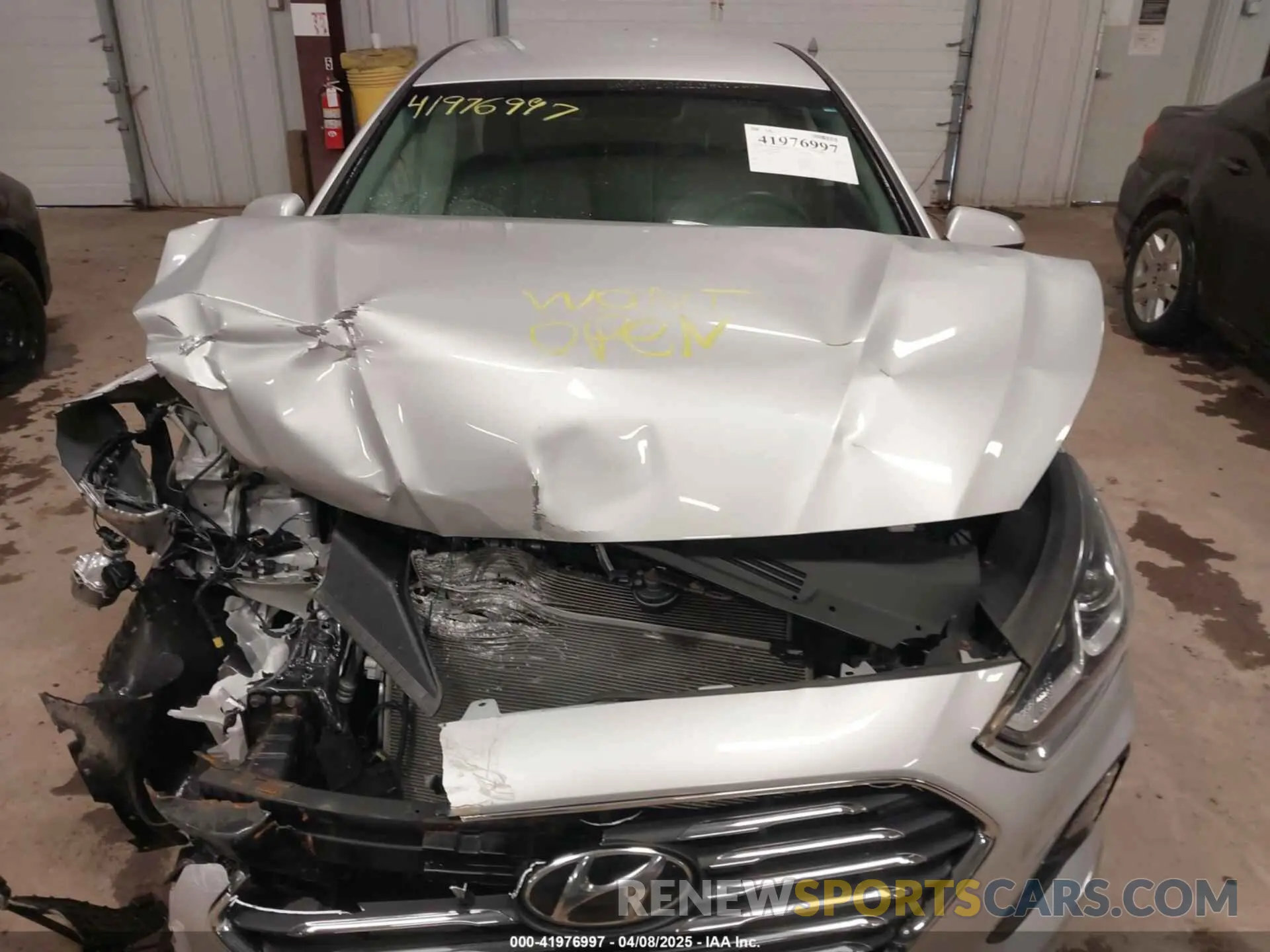 10 fotografías del automóvil dañado 5NPE24AF1KH744982 HYUNDAI SONATA 2019