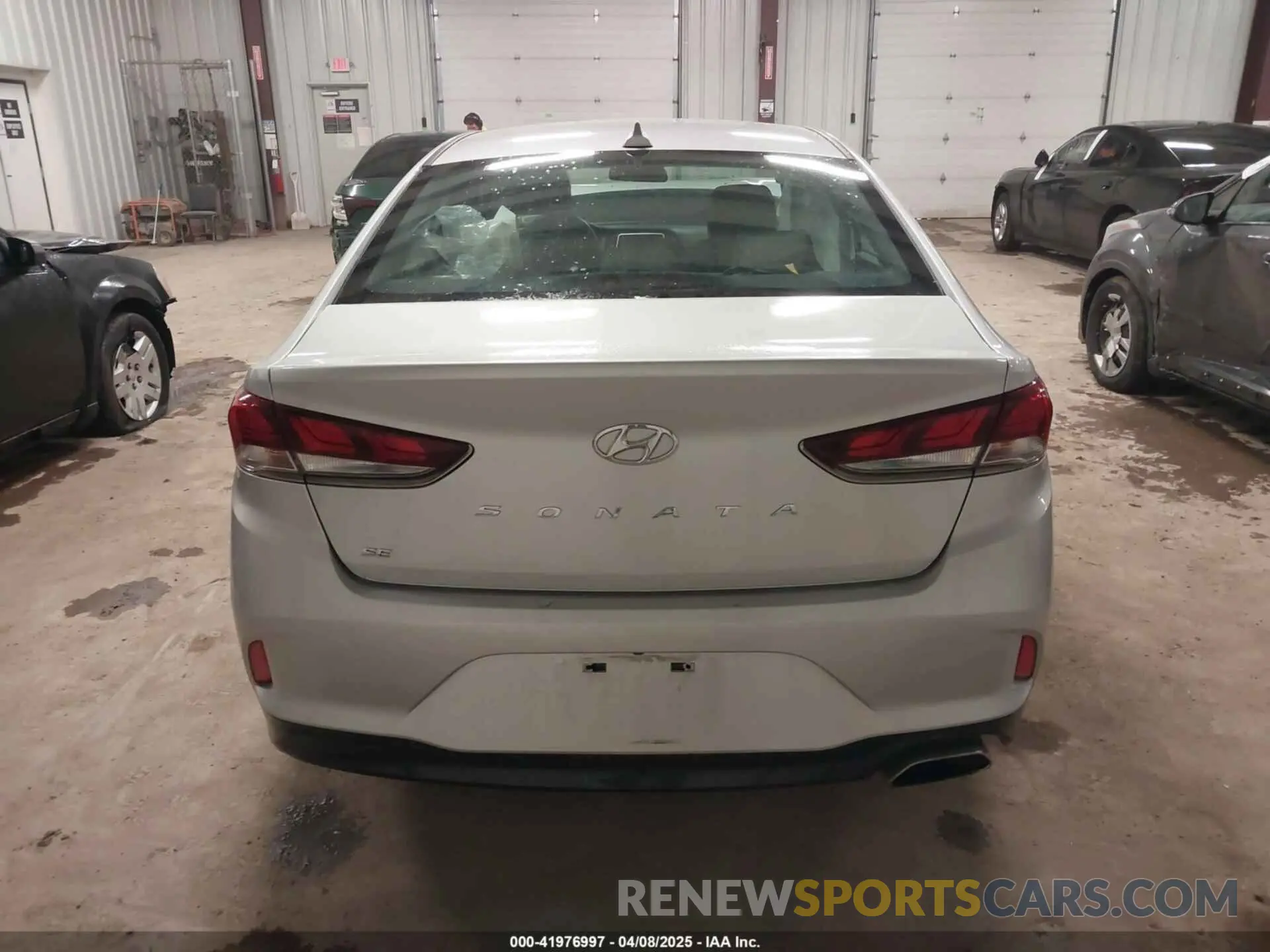 15 fotografías del automóvil dañado 5NPE24AF1KH744982 HYUNDAI SONATA 2019