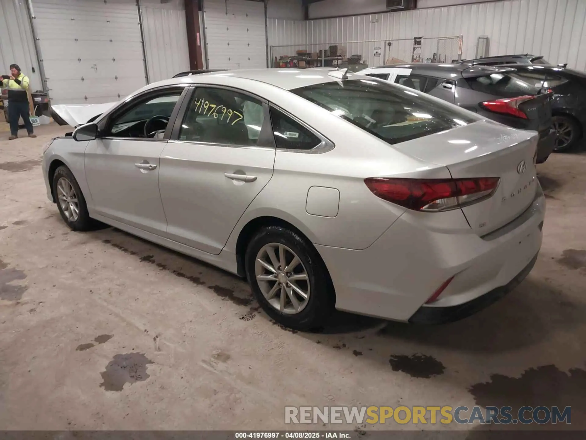 3 fotografías del automóvil dañado 5NPE24AF1KH744982 HYUNDAI SONATA 2019