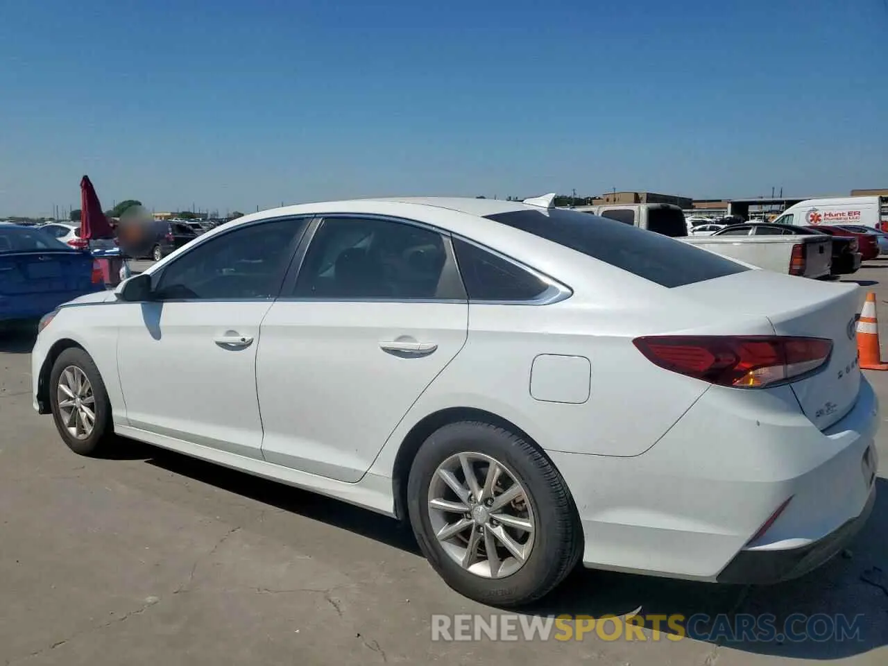 2 fotografías del automóvil dañado 5NPE24AF1KH756470 HYUNDAI SONATA 2019
