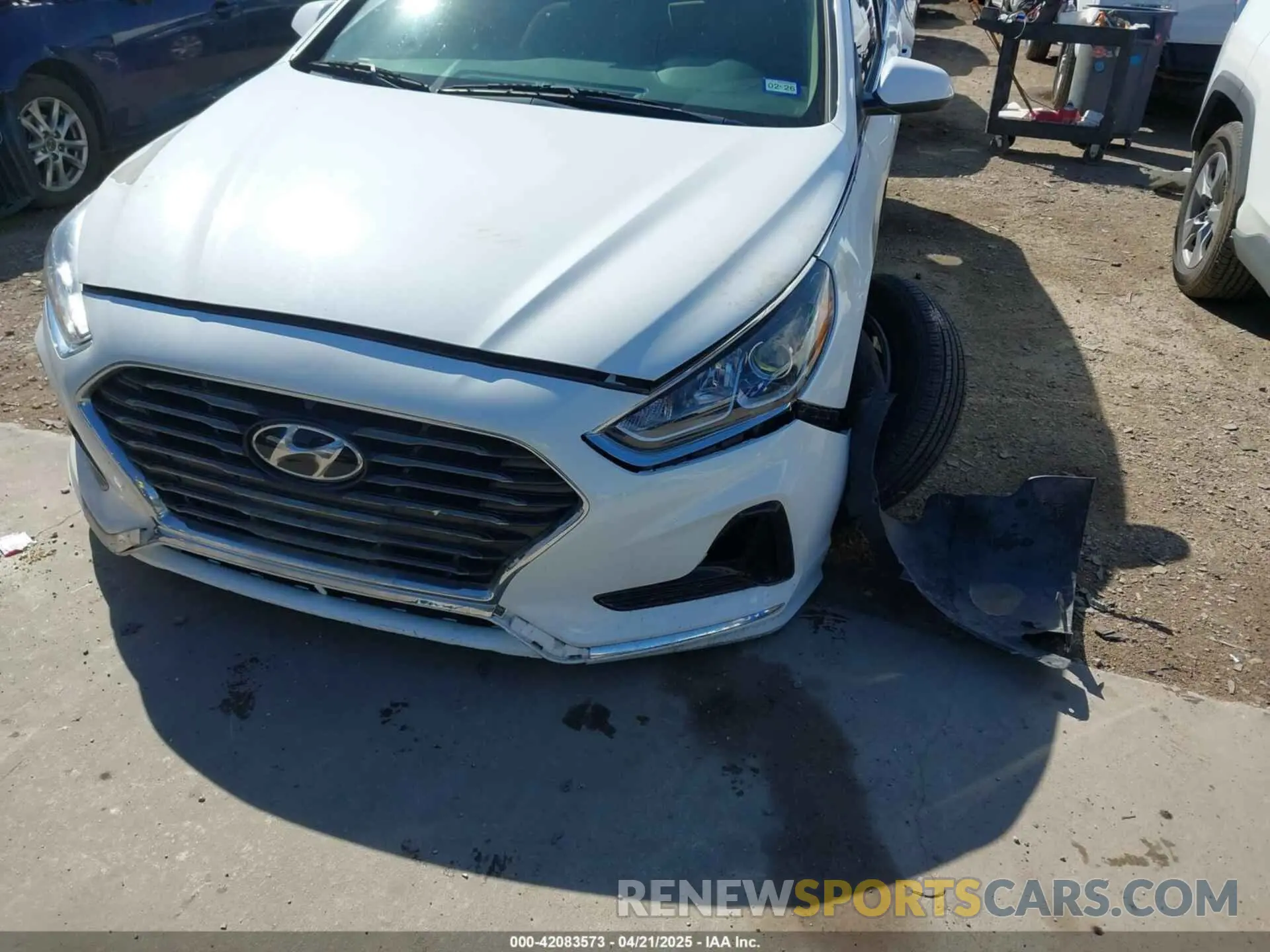 18 fotografías del automóvil dañado 5NPE24AF1KH758736 HYUNDAI SONATA 2019
