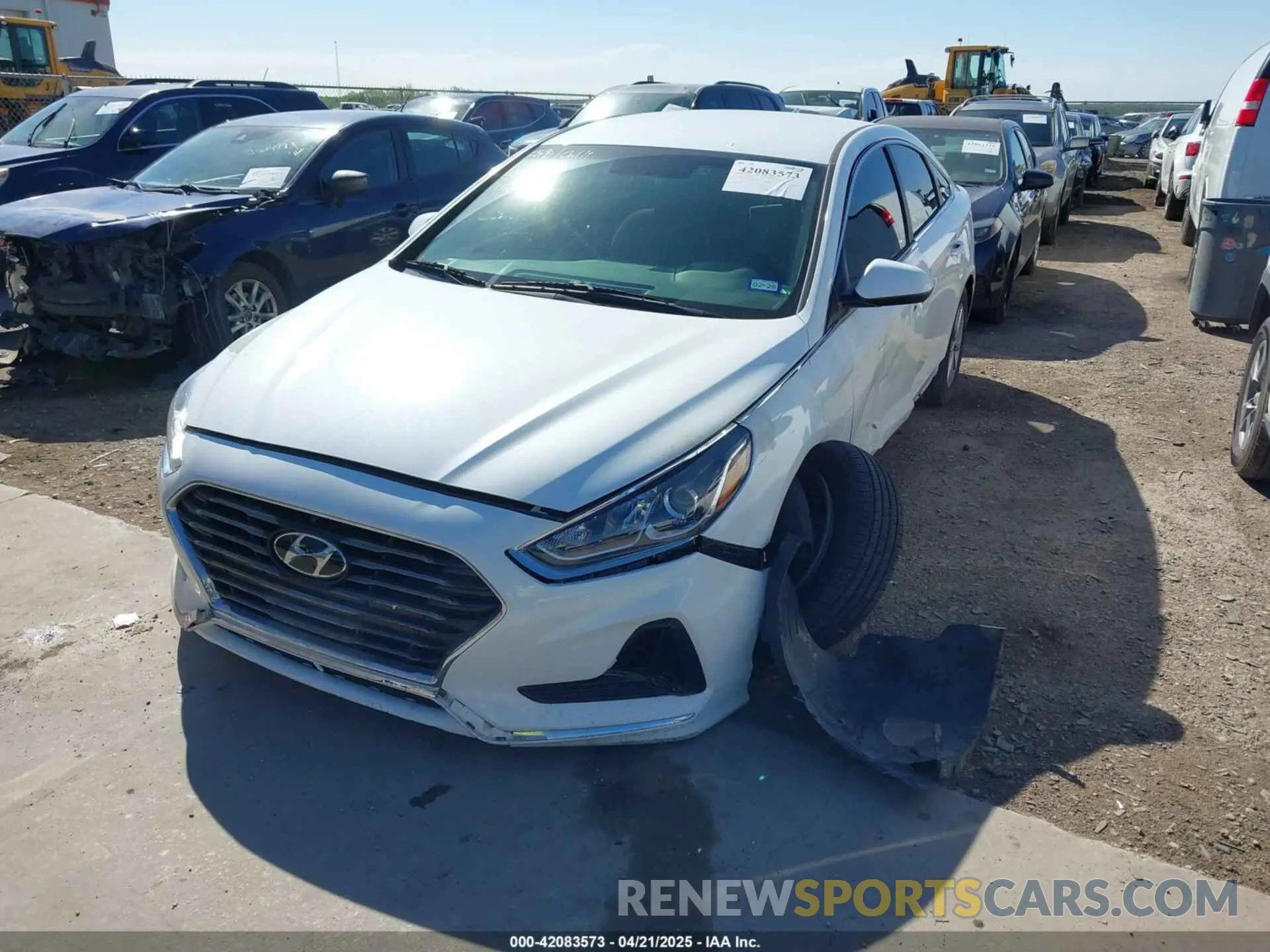 2 fotografías del automóvil dañado 5NPE24AF1KH758736 HYUNDAI SONATA 2019
