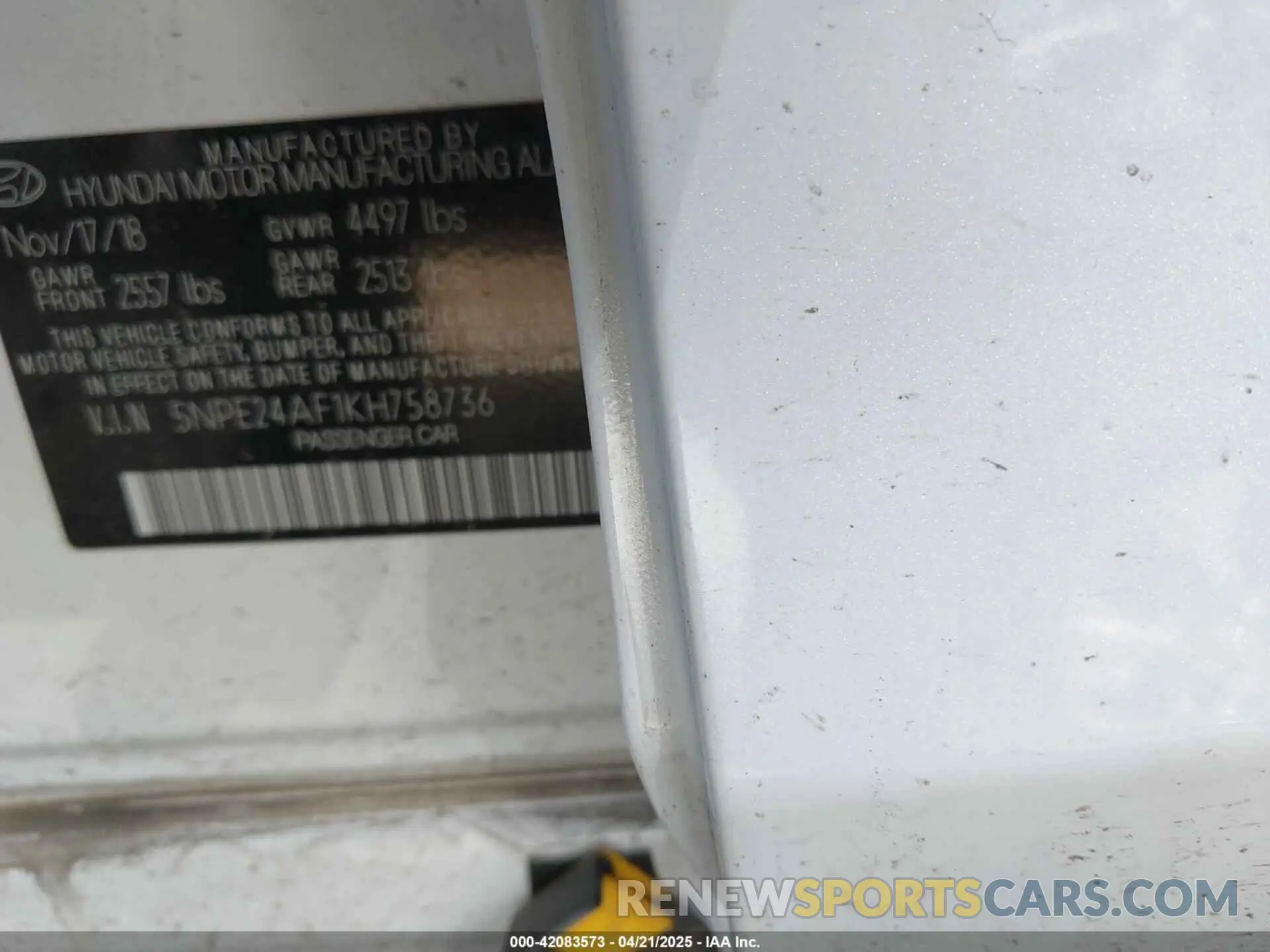 9 fotografías del automóvil dañado 5NPE24AF1KH758736 HYUNDAI SONATA 2019