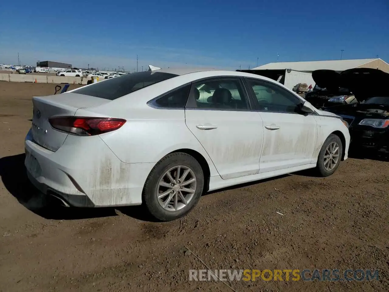 3 fotografías del automóvil dañado 5NPE24AF1KH761359 HYUNDAI SONATA 2019