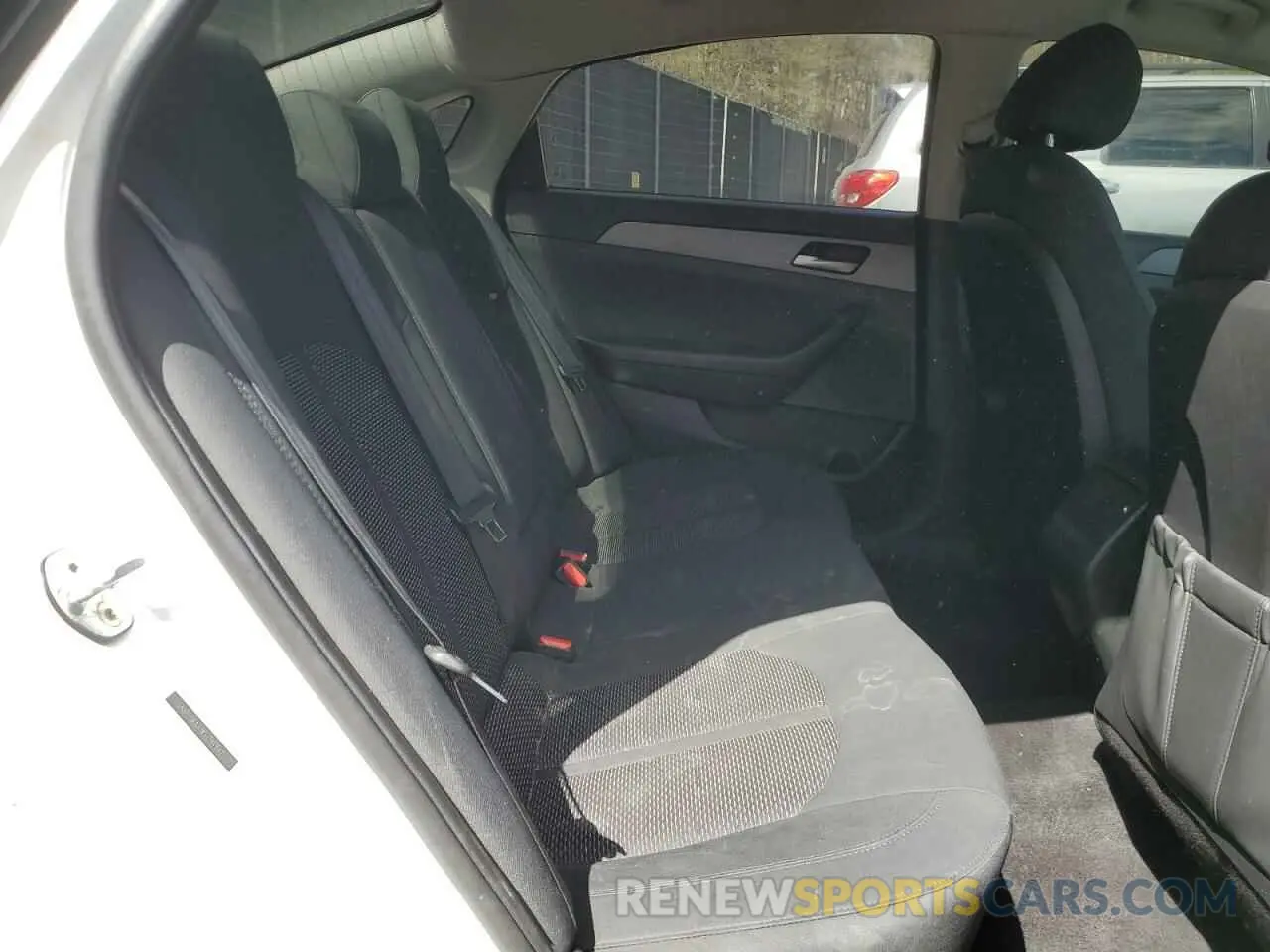 10 fotografías del automóvil dañado 5NPE24AF1KH789842 HYUNDAI SONATA 2019