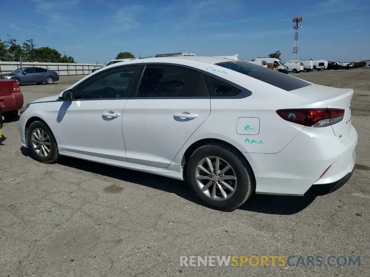 2 fotografías del automóvil dañado 5NPE24AF1KH818045 HYUNDAI SONATA 2019