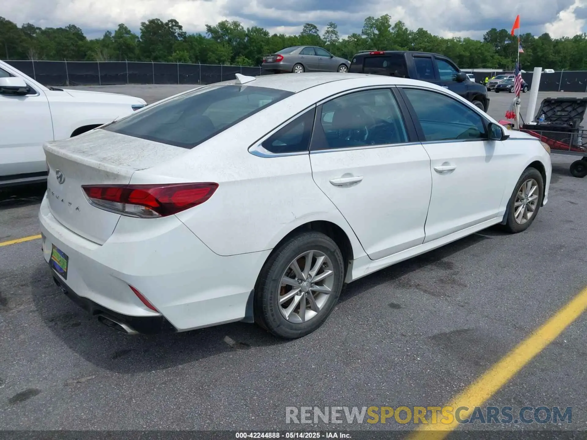 4 fotografías del automóvil dañado 5NPE24AF2KH740200 HYUNDAI SONATA 2019