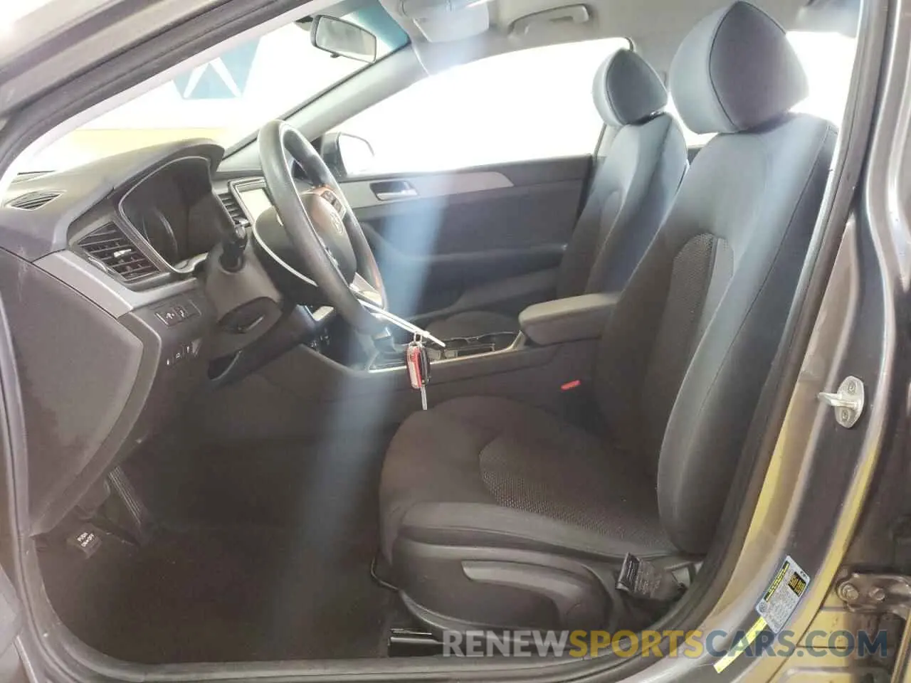 7 fotografías del automóvil dañado 5NPE24AF2KH740472 HYUNDAI SONATA 2019