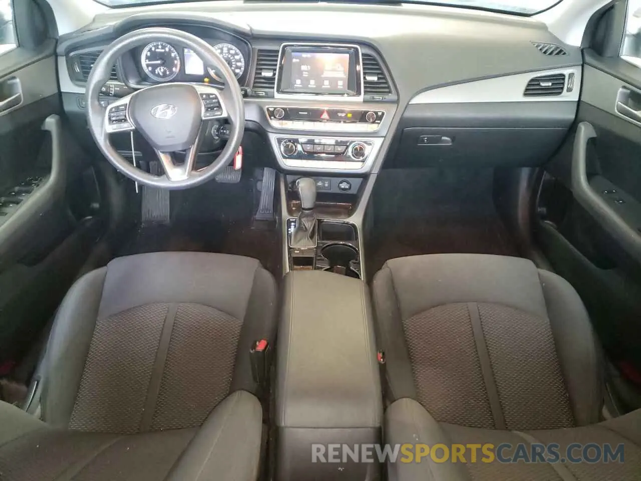 8 fotografías del automóvil dañado 5NPE24AF2KH740472 HYUNDAI SONATA 2019