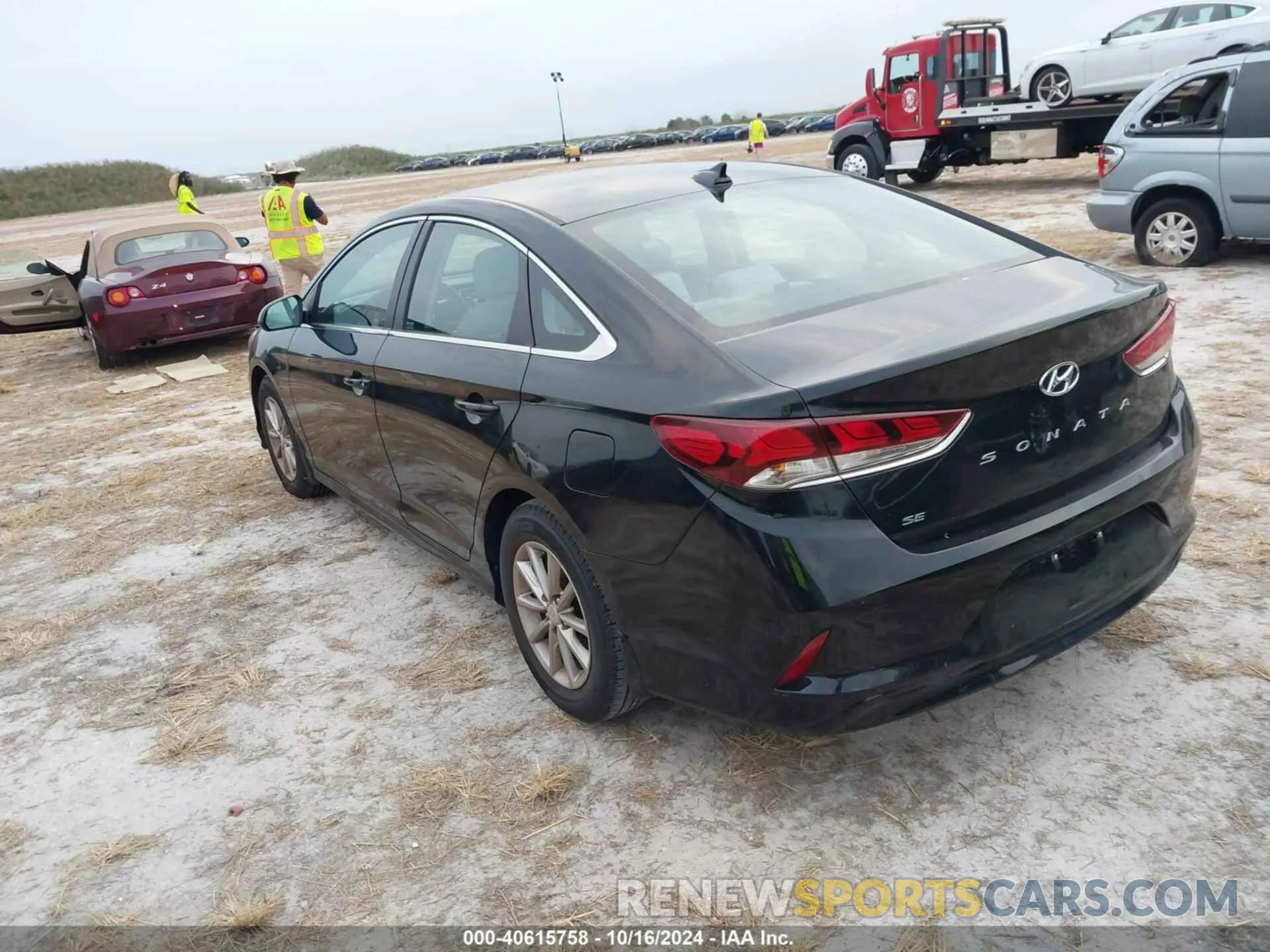 3 fotografías del automóvil dañado 5NPE24AF2KH813839 HYUNDAI SONATA 2019