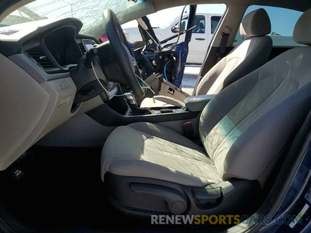 7 fotografías del automóvil dañado 5NPE24AF3KH729402 HYUNDAI SONATA 2019