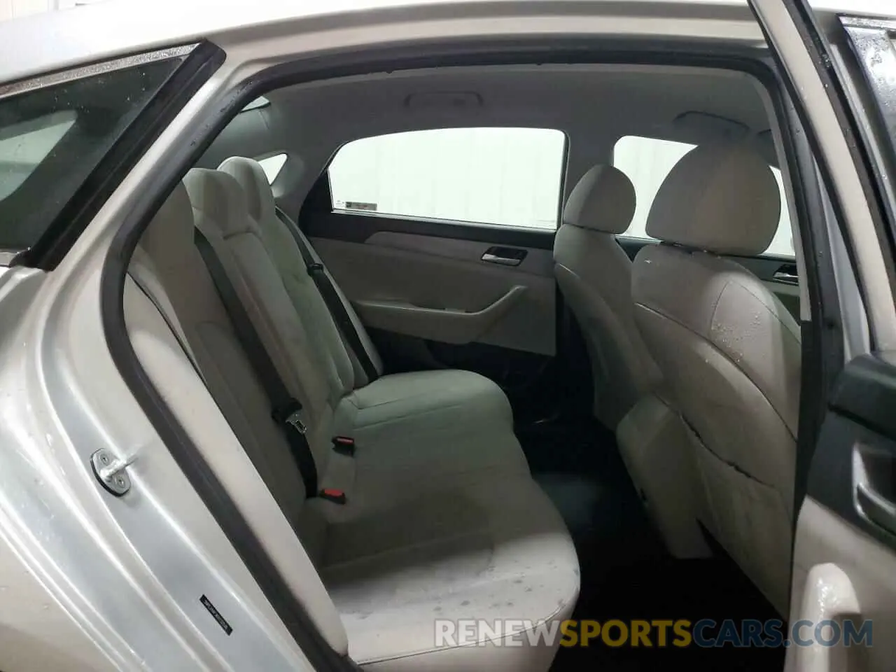 10 fotografías del automóvil dañado 5NPE24AF3KH732526 HYUNDAI SONATA 2019