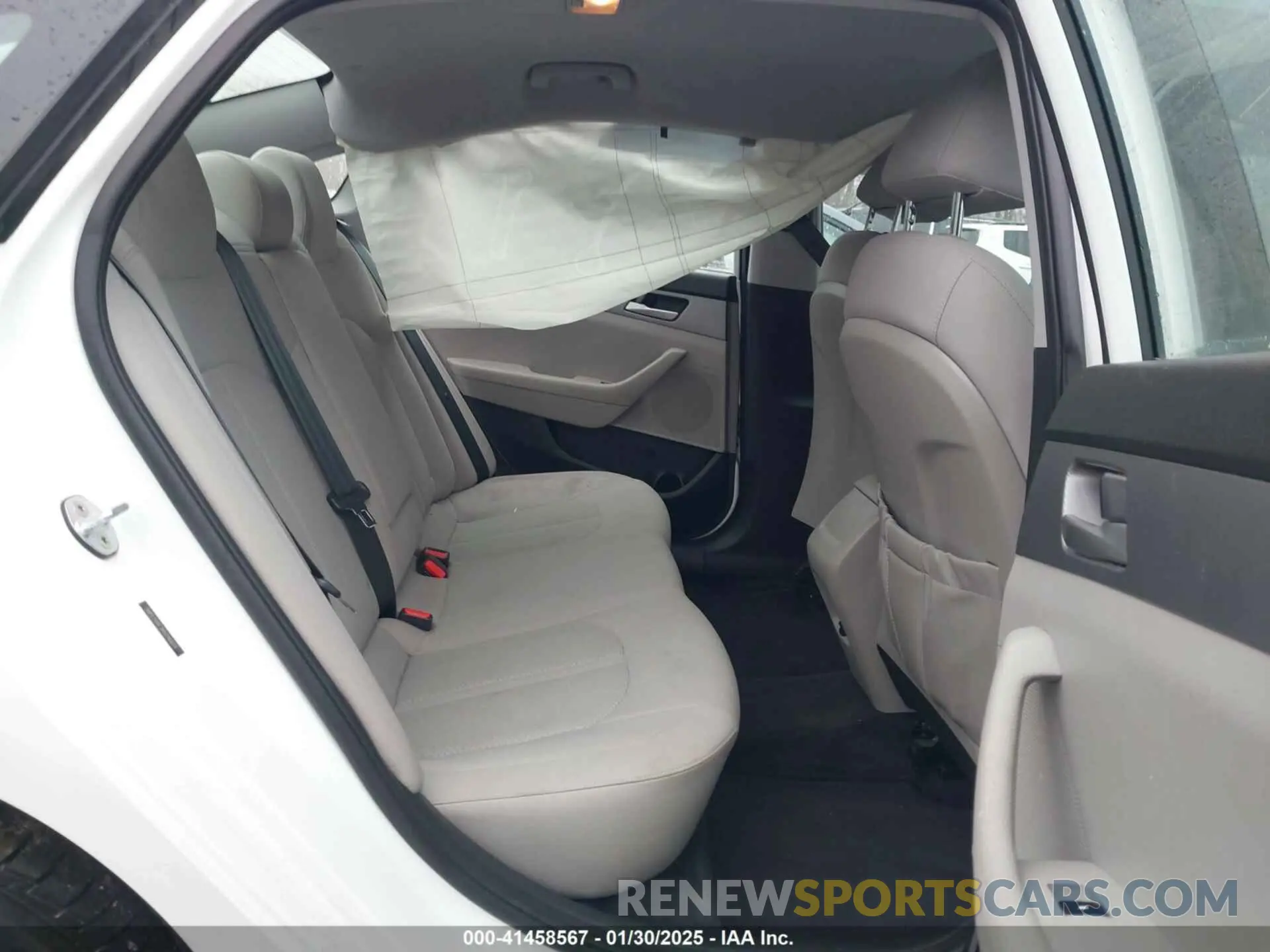 8 fotografías del automóvil dañado 5NPE24AF3KH746684 HYUNDAI SONATA 2019