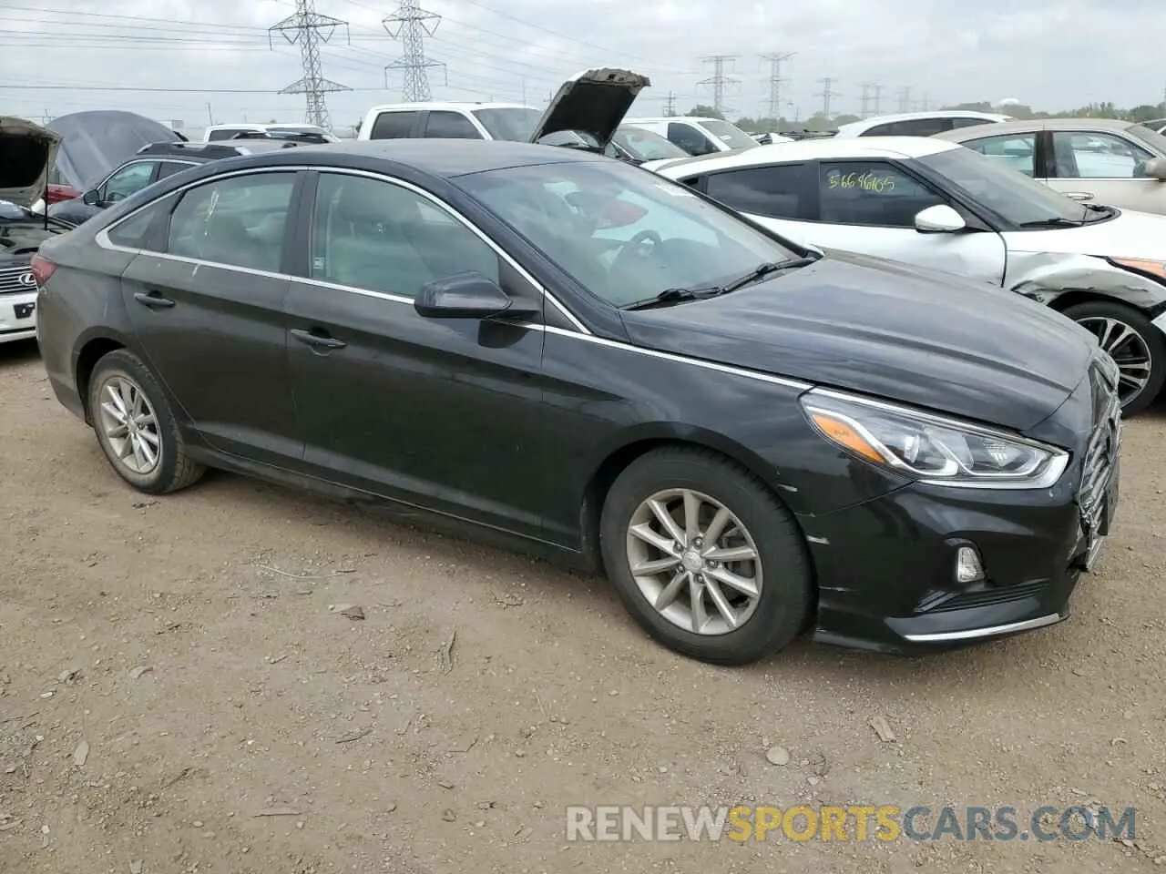 4 fotografías del automóvil dañado 5NPE24AF3KH769267 HYUNDAI SONATA 2019