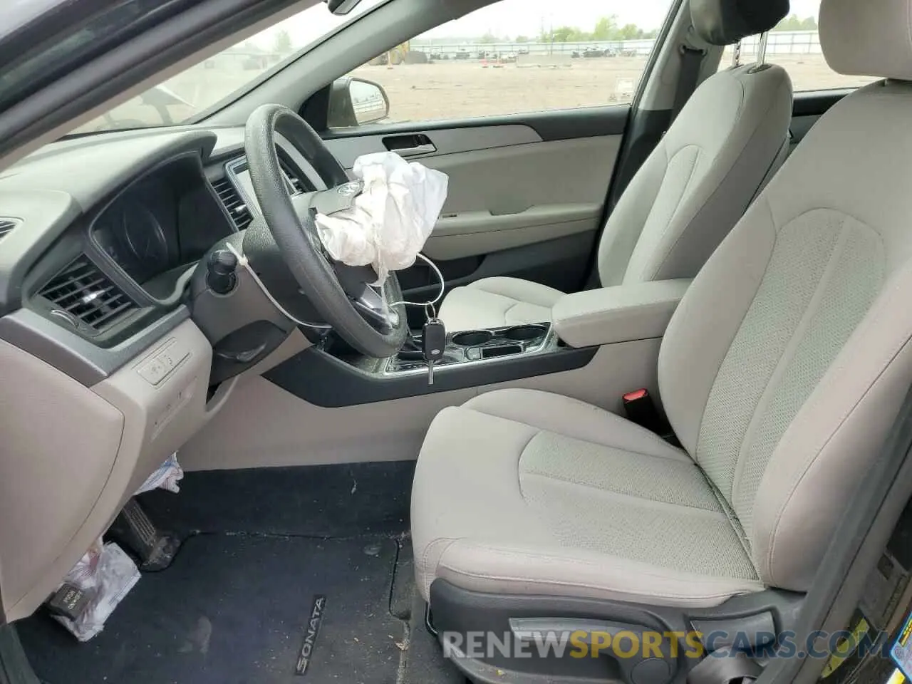 7 fotografías del automóvil dañado 5NPE24AF3KH769267 HYUNDAI SONATA 2019
