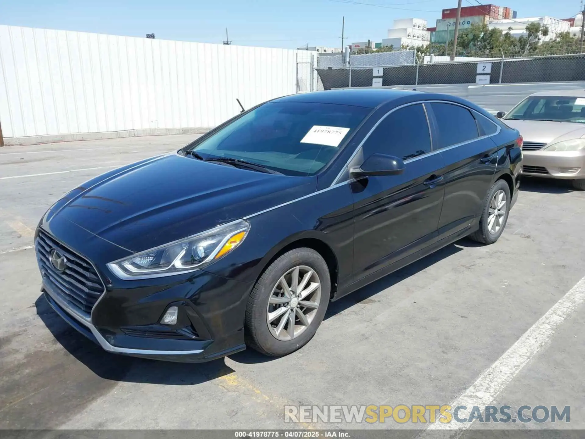 2 fotografías del automóvil dañado 5NPE24AF3KH774484 HYUNDAI SONATA 2019