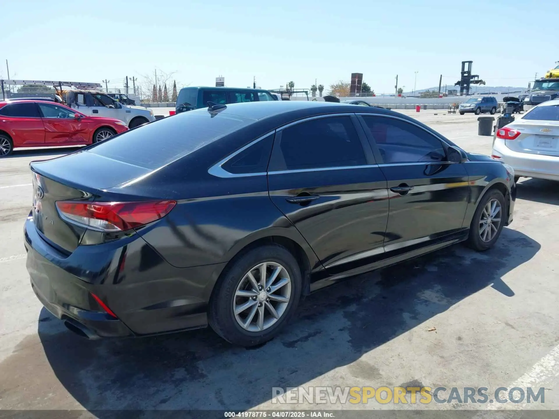 4 fotografías del automóvil dañado 5NPE24AF3KH774484 HYUNDAI SONATA 2019