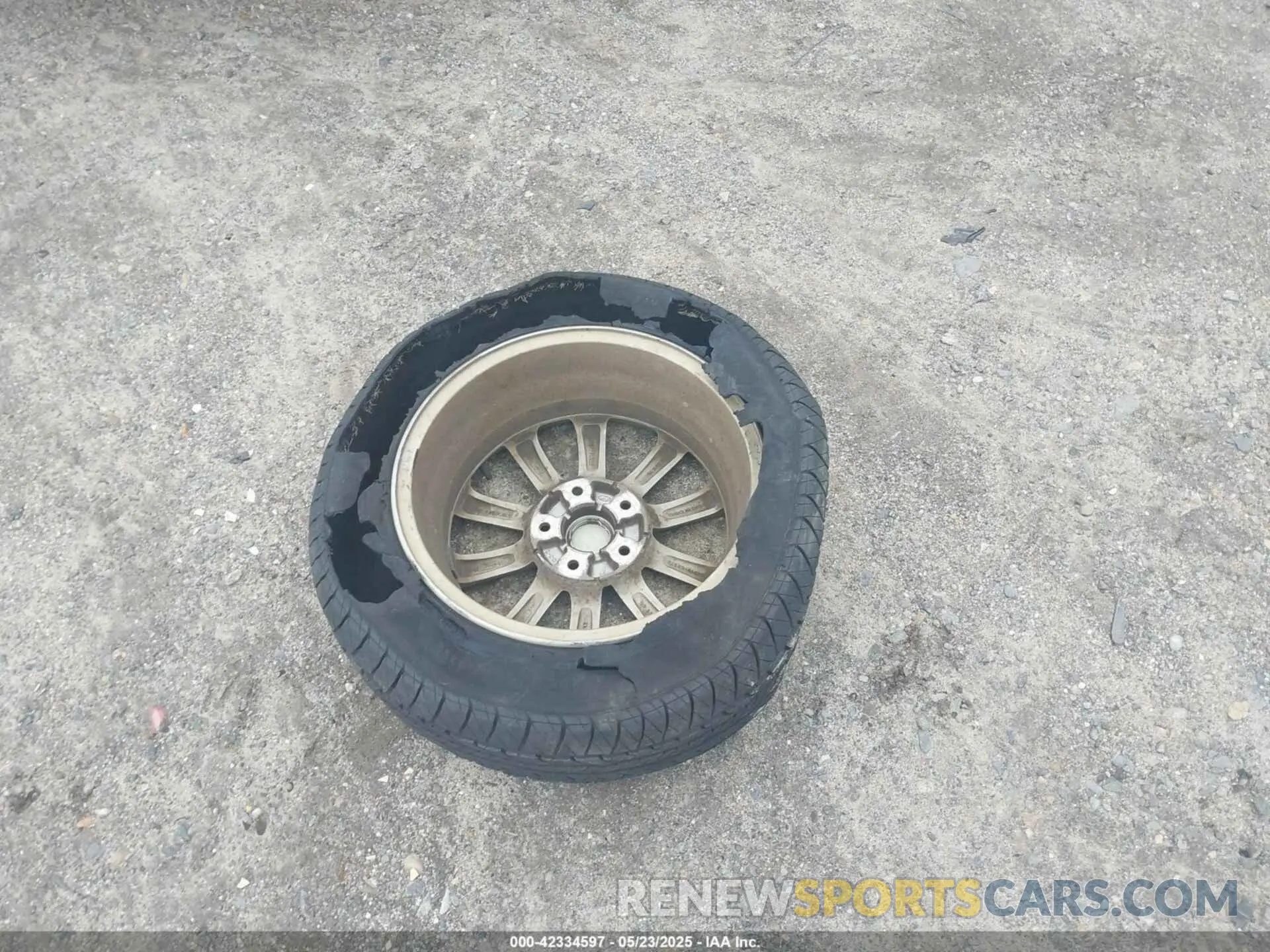 12 fotografías del automóvil dañado 5NPE24AF3KH778275 HYUNDAI SONATA 2019